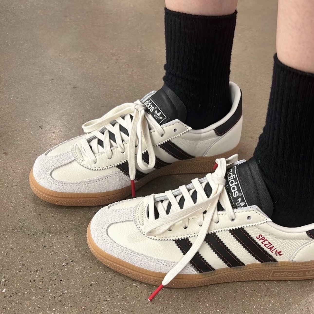 ADIDAS HANDBALL SPEZIAL 奶油芝麻 米白色 黑色 焦糖底 復古 德訓鞋 JH6398