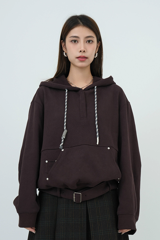 袋邊撞釘連腰帶有帽衛衣（現貨款式）