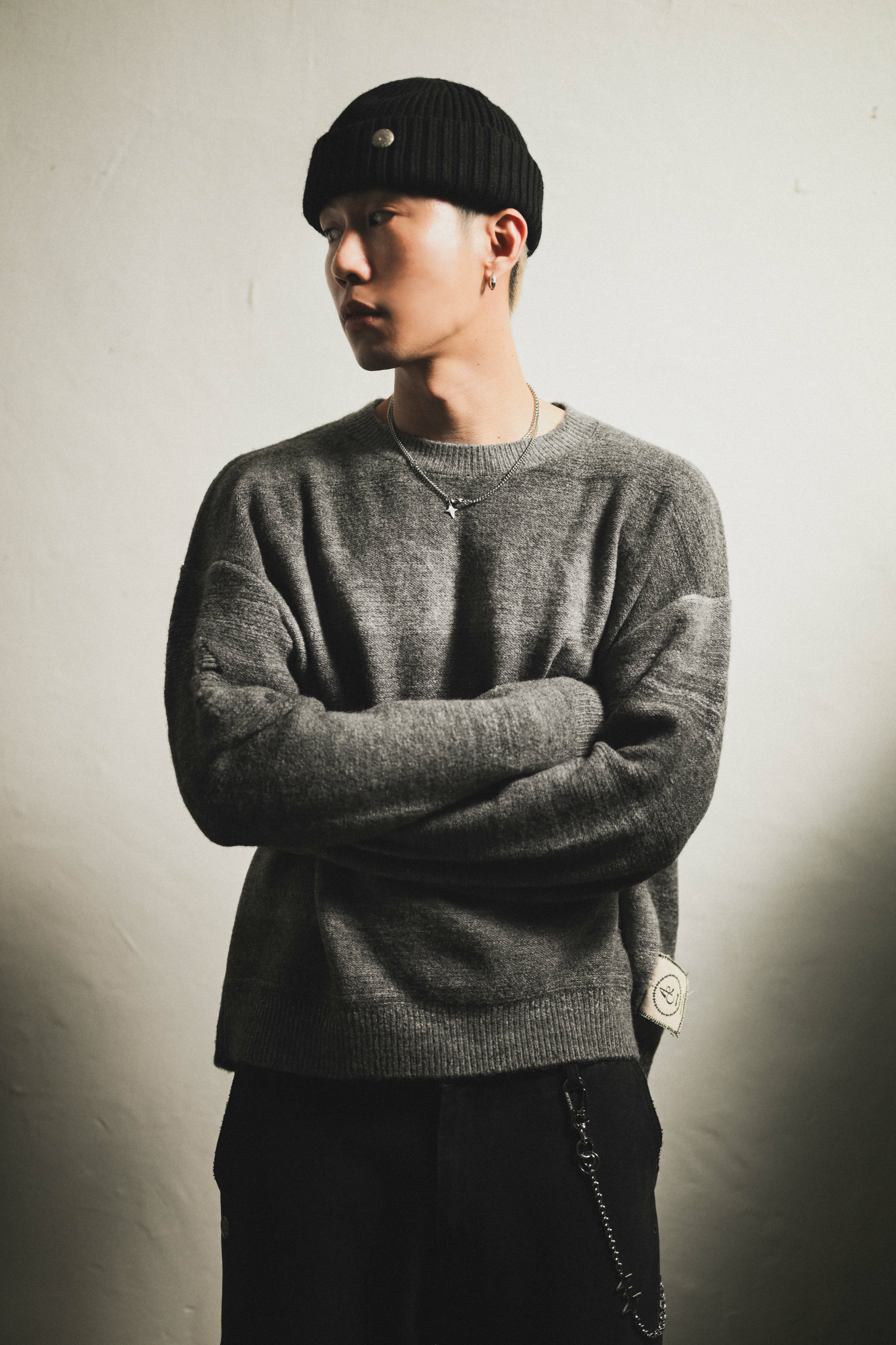 DAMAGED OMBRE SWEATER - GRAY