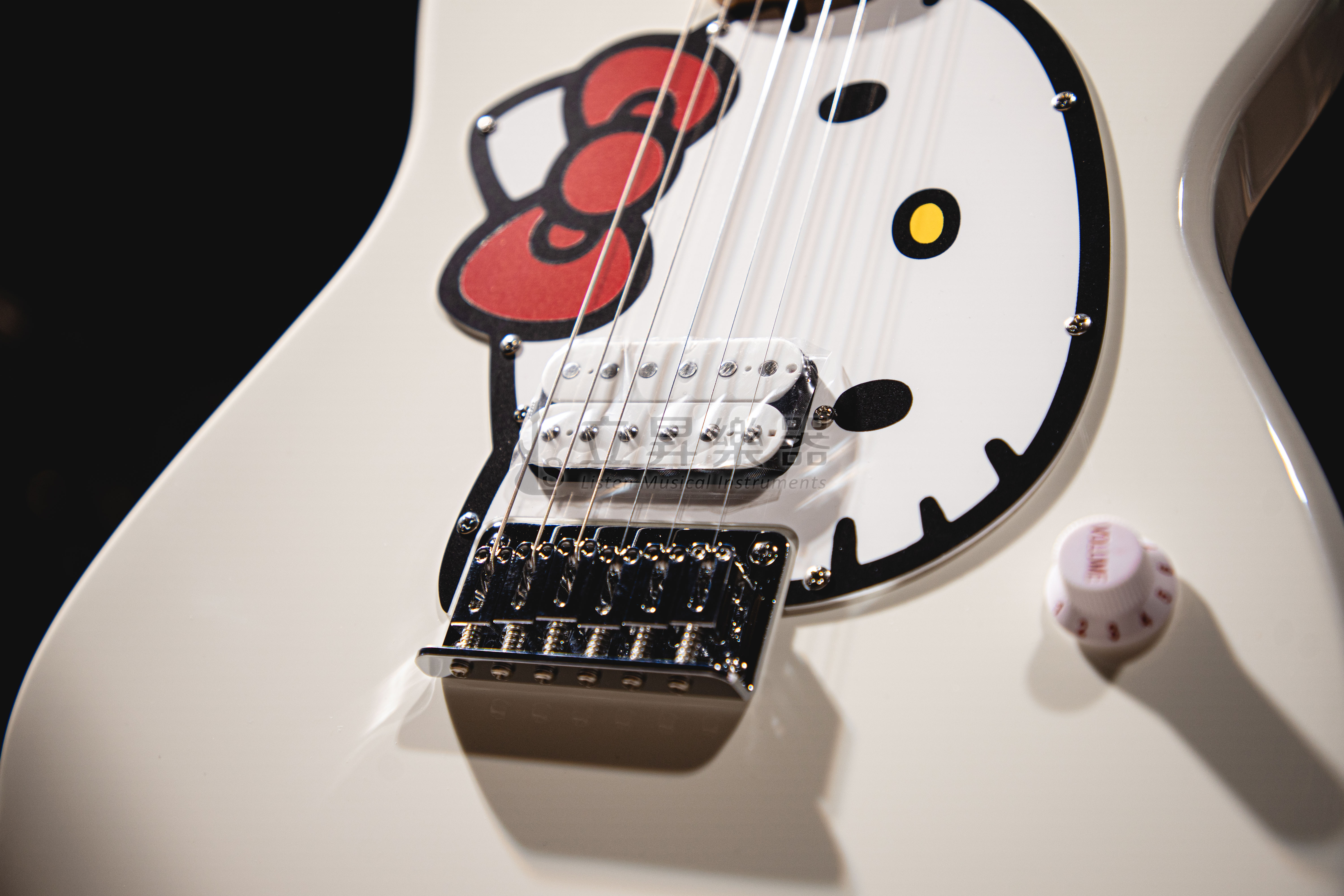 ギター Fender Hello Kitty White Stratocaster Squier by Fender Limited Edition Hello Kitty White