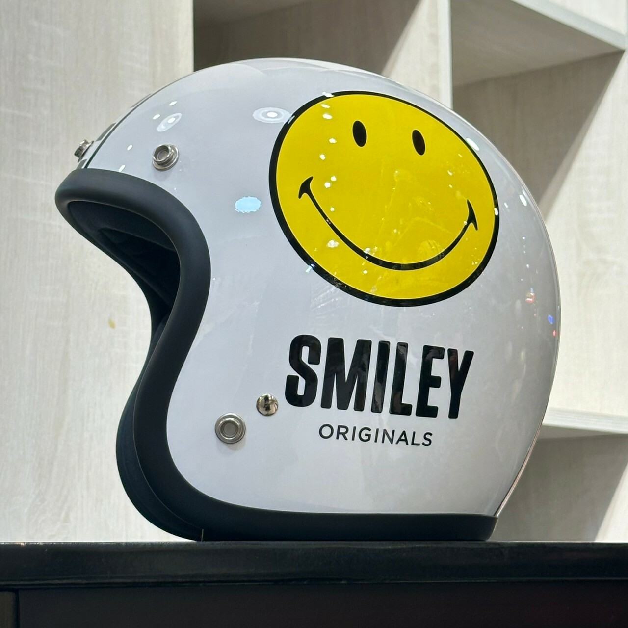 Gallop x SMILEY HELMET 黃色笑臉