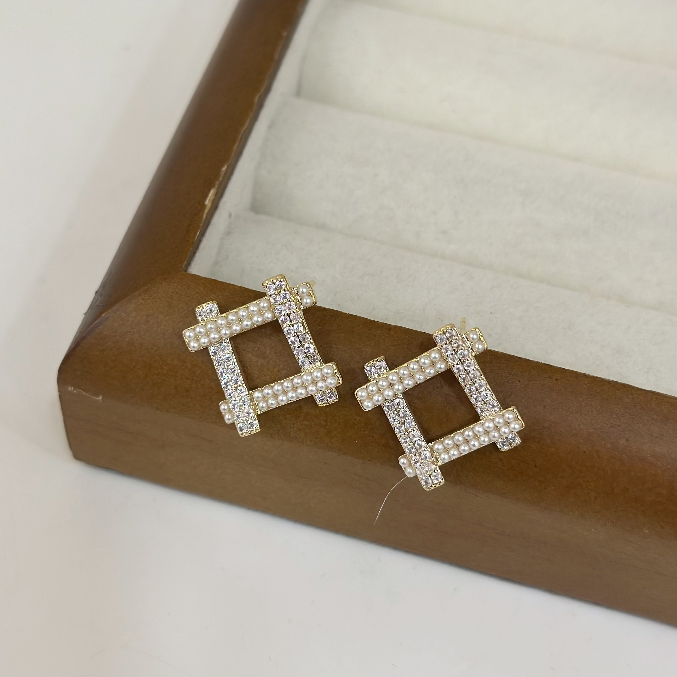 G51排鑽珍珠方塊耳針