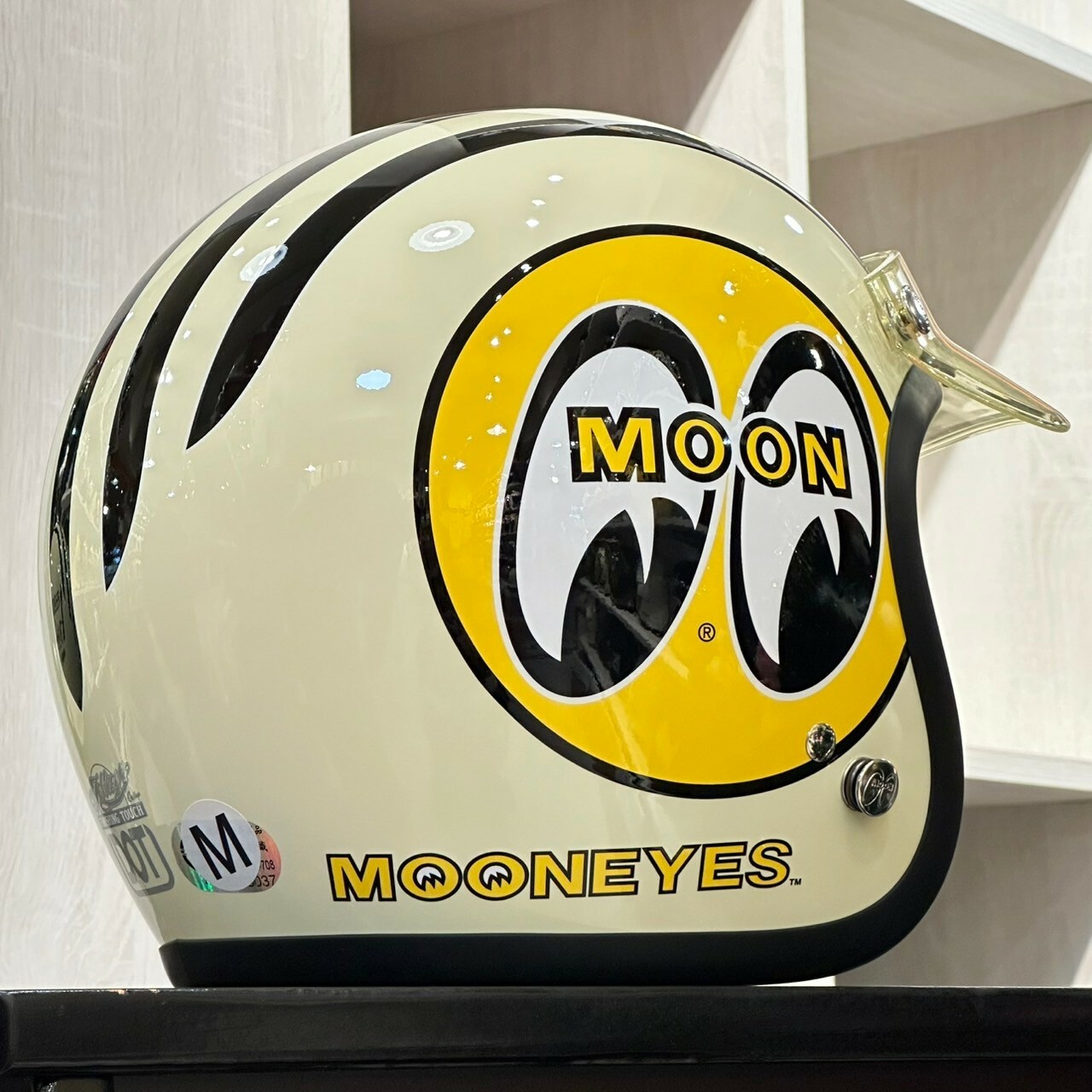 GALLOP x MOONEYES AREA1 月亮右側