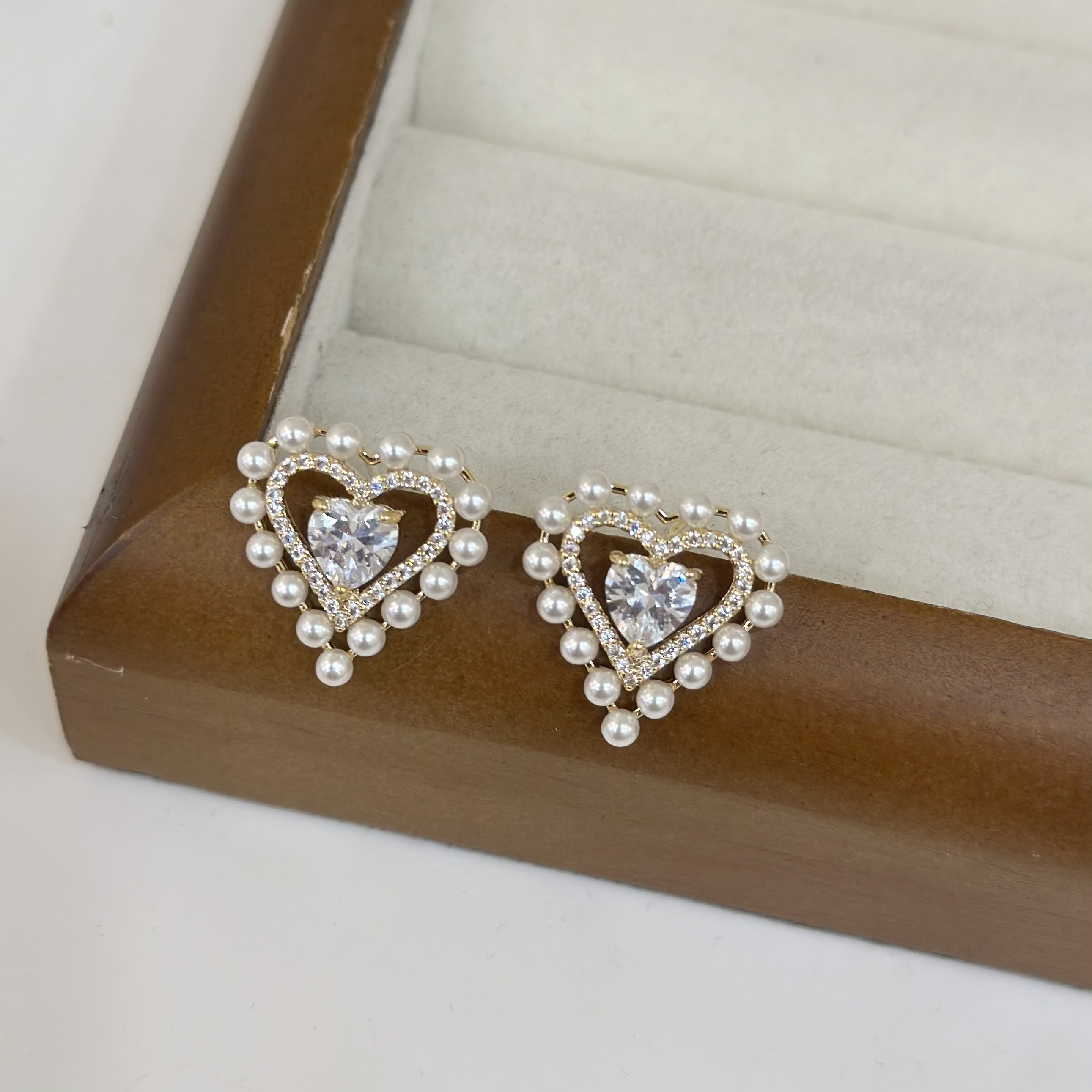 G53珍珠排鑽愛心耳針