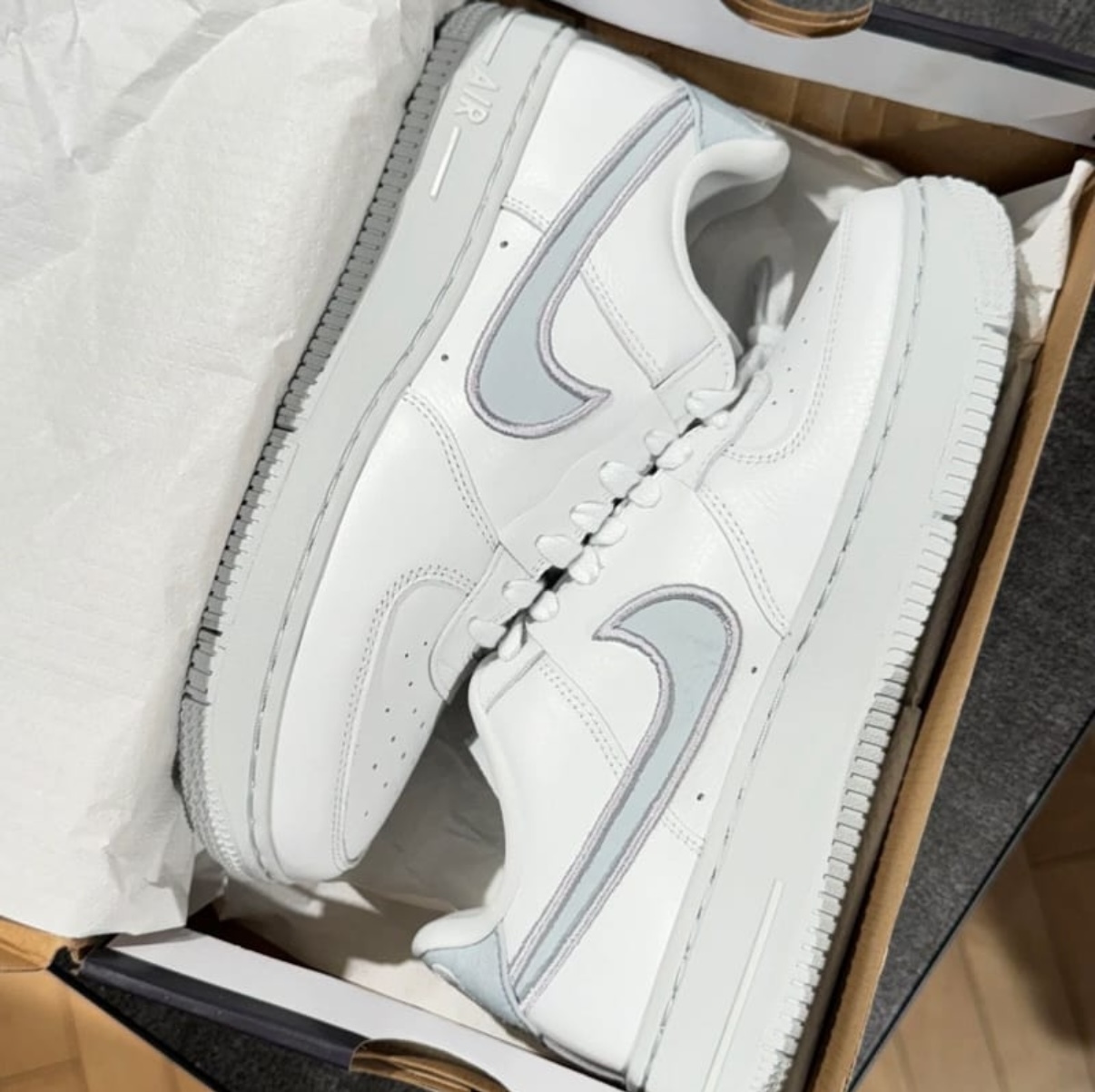 Nike Air Force 1 Dance 白灰色 簍空勾 刺繡 倒勾 女款 FJ7409-101/預購