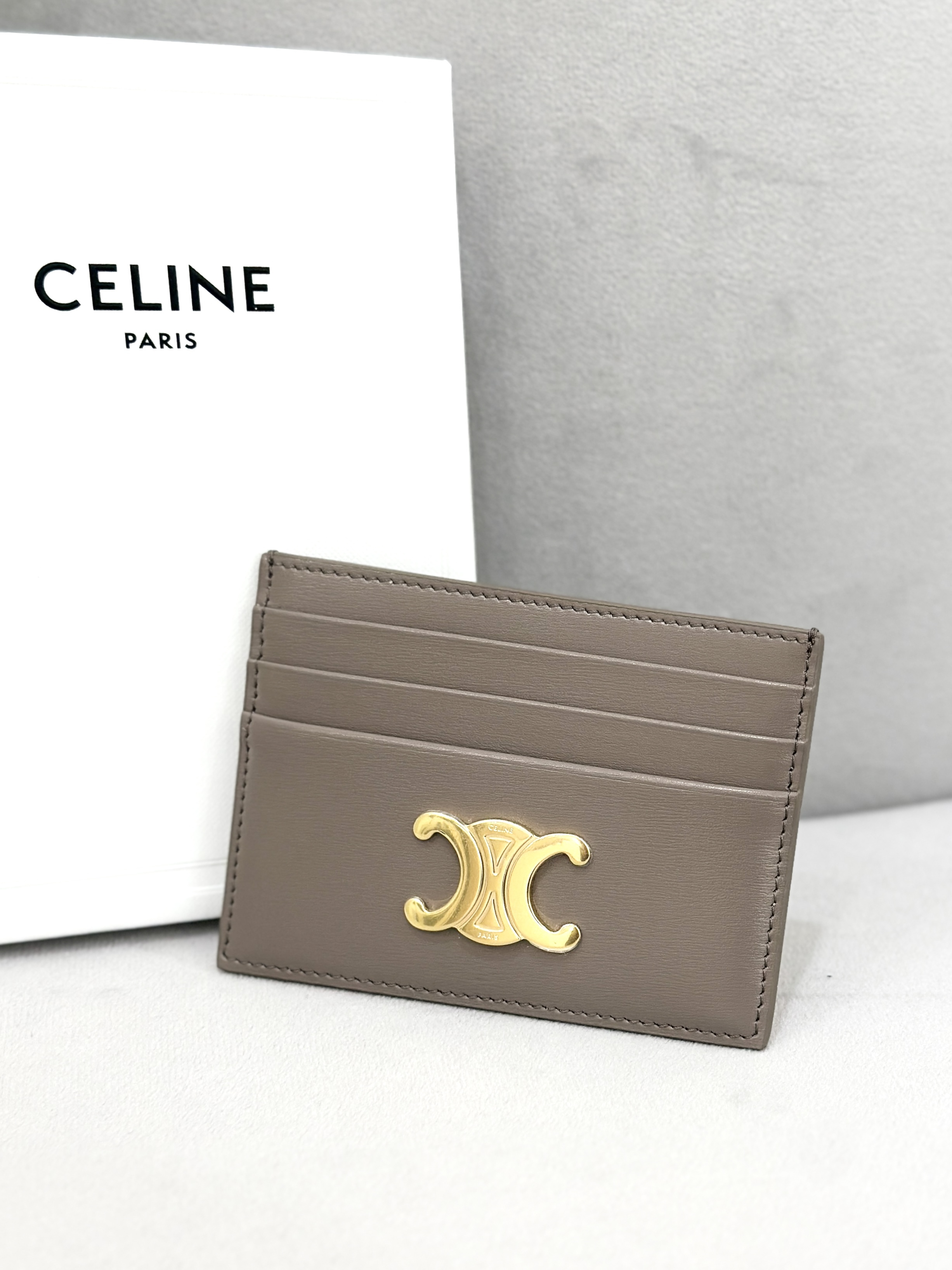 CELINE Triomphe Cardholder