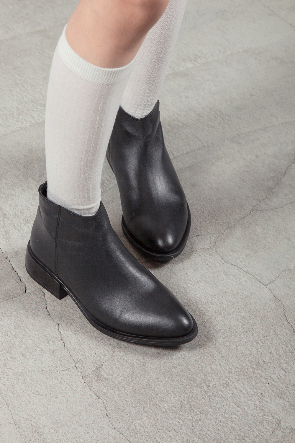 Sleek Bootie 中跟踝靴