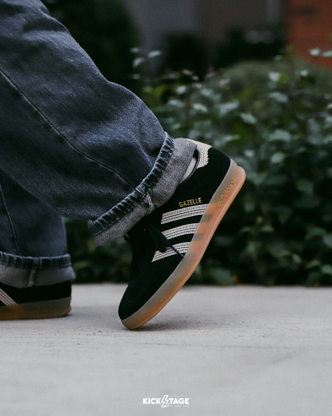 女鞋 ADIDAS GAZELLE INDOOR W 黑白 麂皮 復古 編織 焦糖底 德訓鞋 休閒鞋【JI2755】