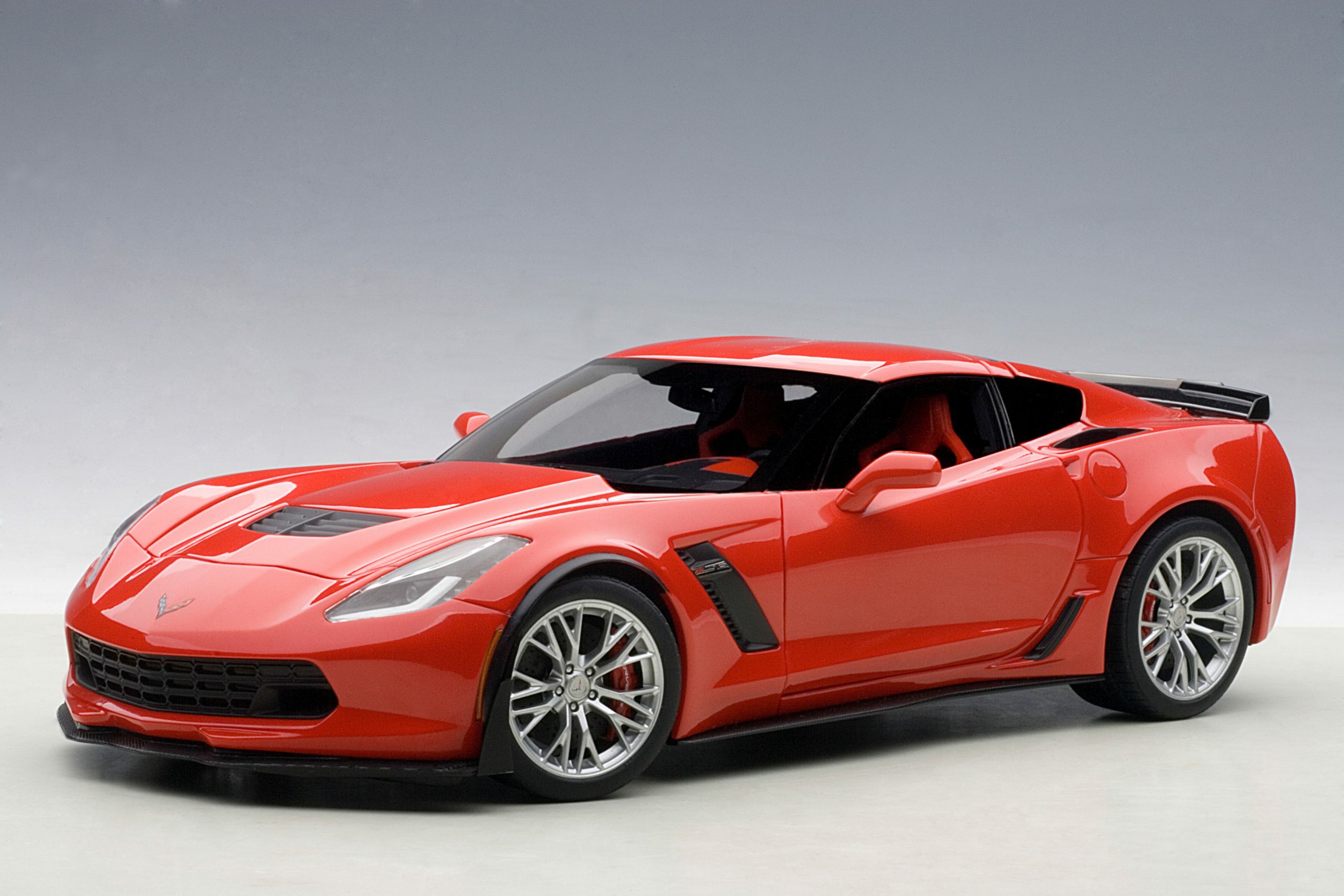 1/18 AUTOART Chevrolet Corvette C7 Z06 (Torch Red) (71262)