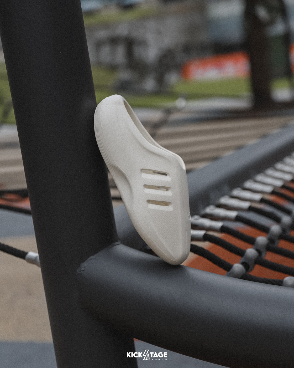 [特賣售出無退換] 男女鞋 ADIDAS ADIFOM IIINFINITY MULE 米白 防水 一體式 懶人鞋 穆勒拖鞋【JH6766】ADWP