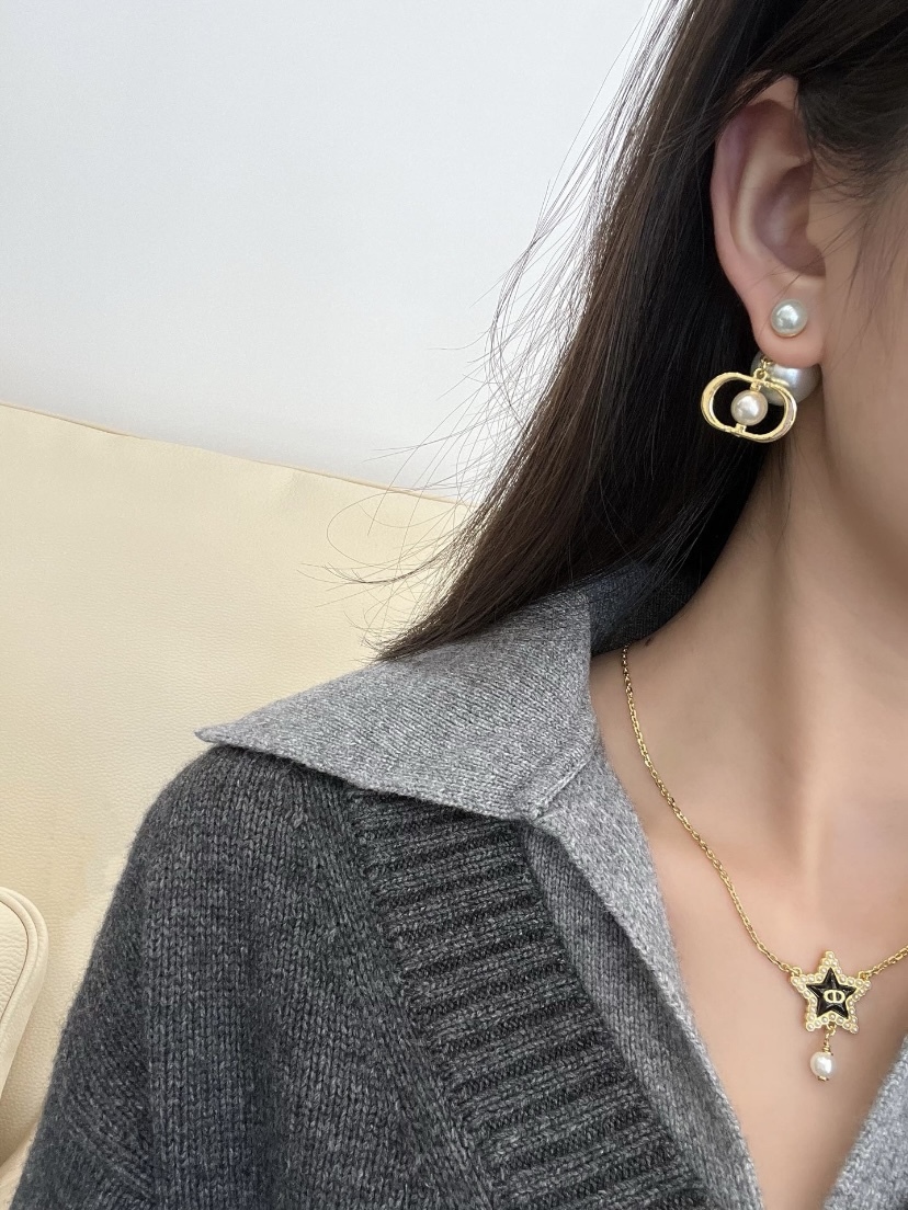 DIOR Tribales 耳環金色飾面金屬和白色樹脂珍珠