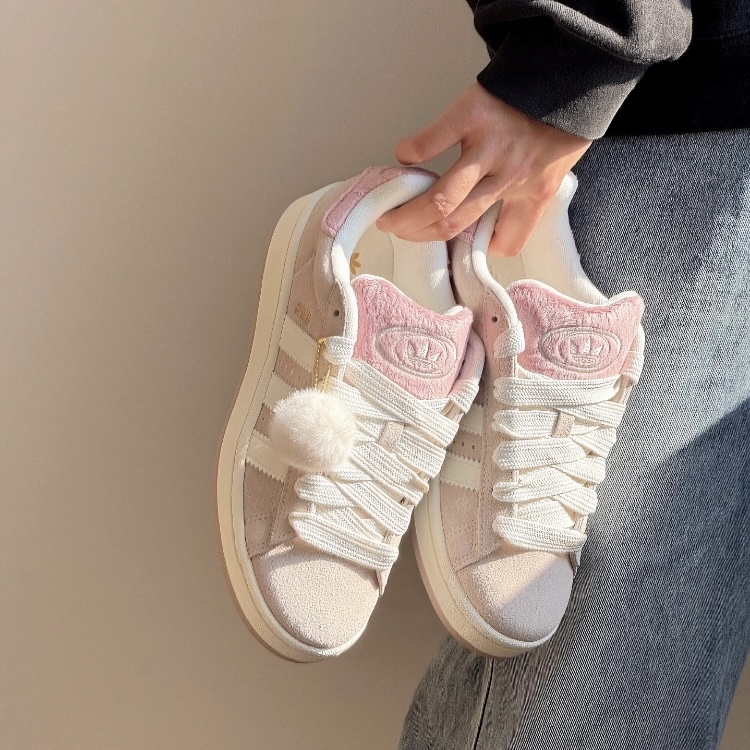 【聖誕限定】Adidas OG Campus 00s 麵包 胖胖鞋 絨毛麂皮 有毛球 白粉 JR8042