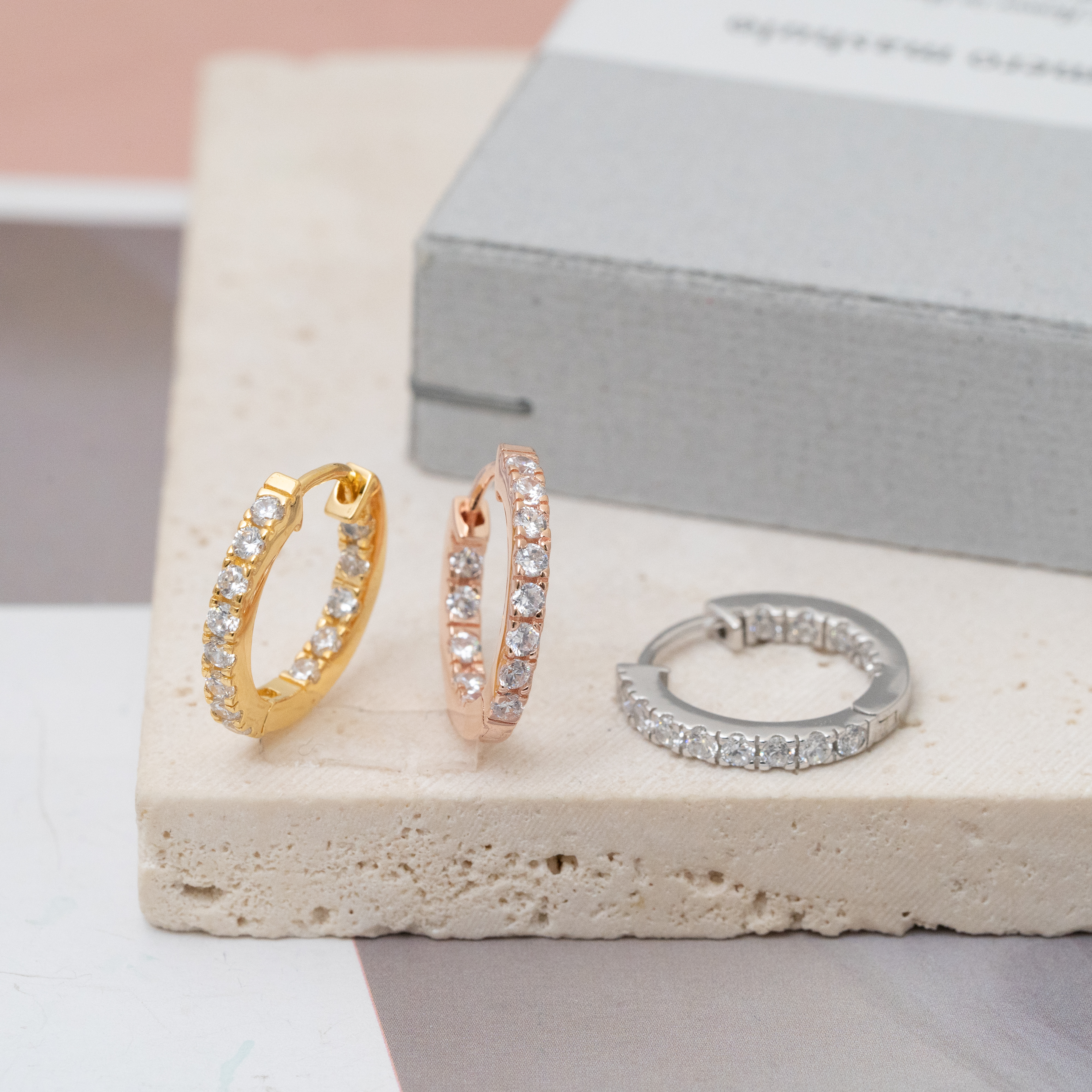 sve31 pink or white (17mm鋯石圈耳環)