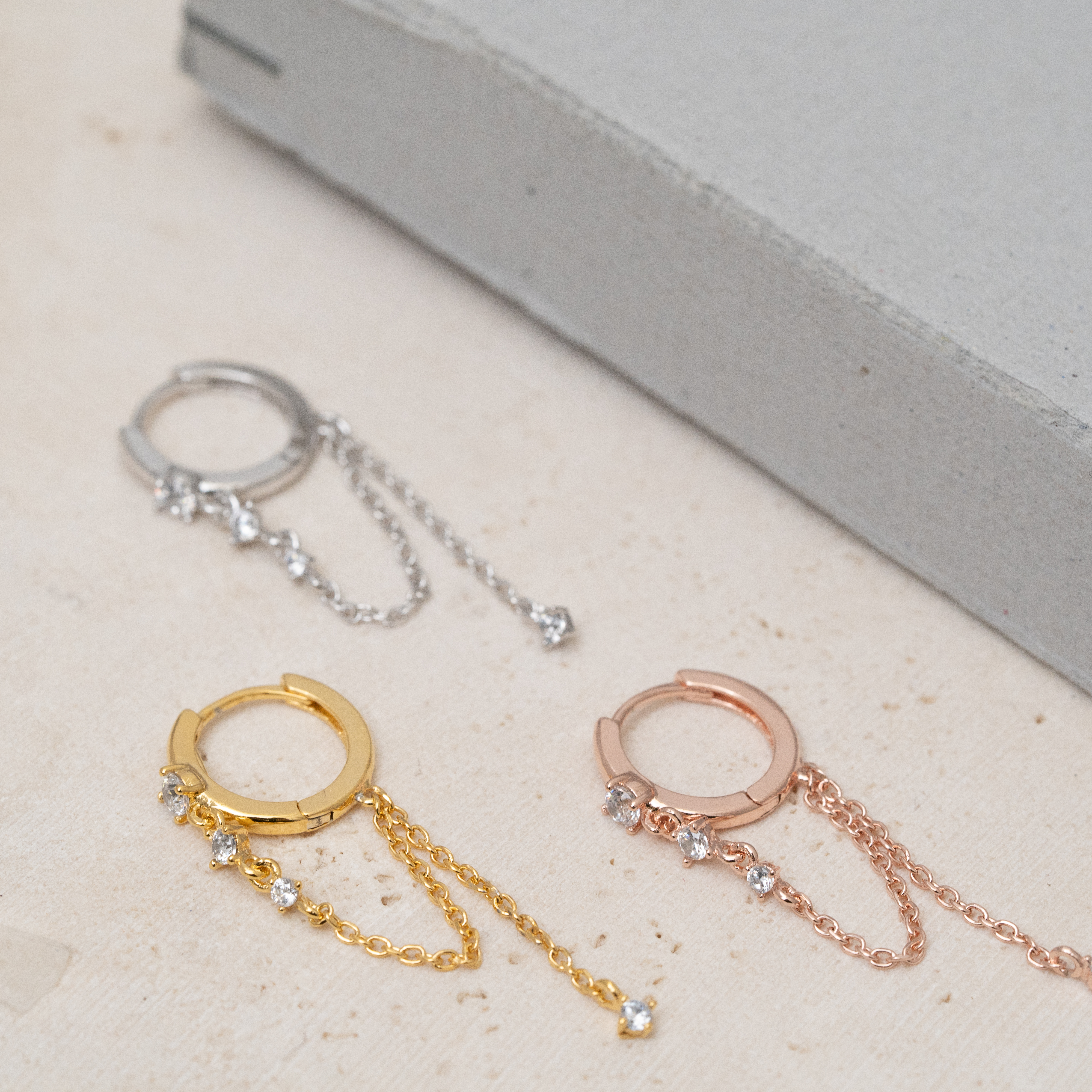 sve28 (14mm 垂吊鋯石圈耳環)