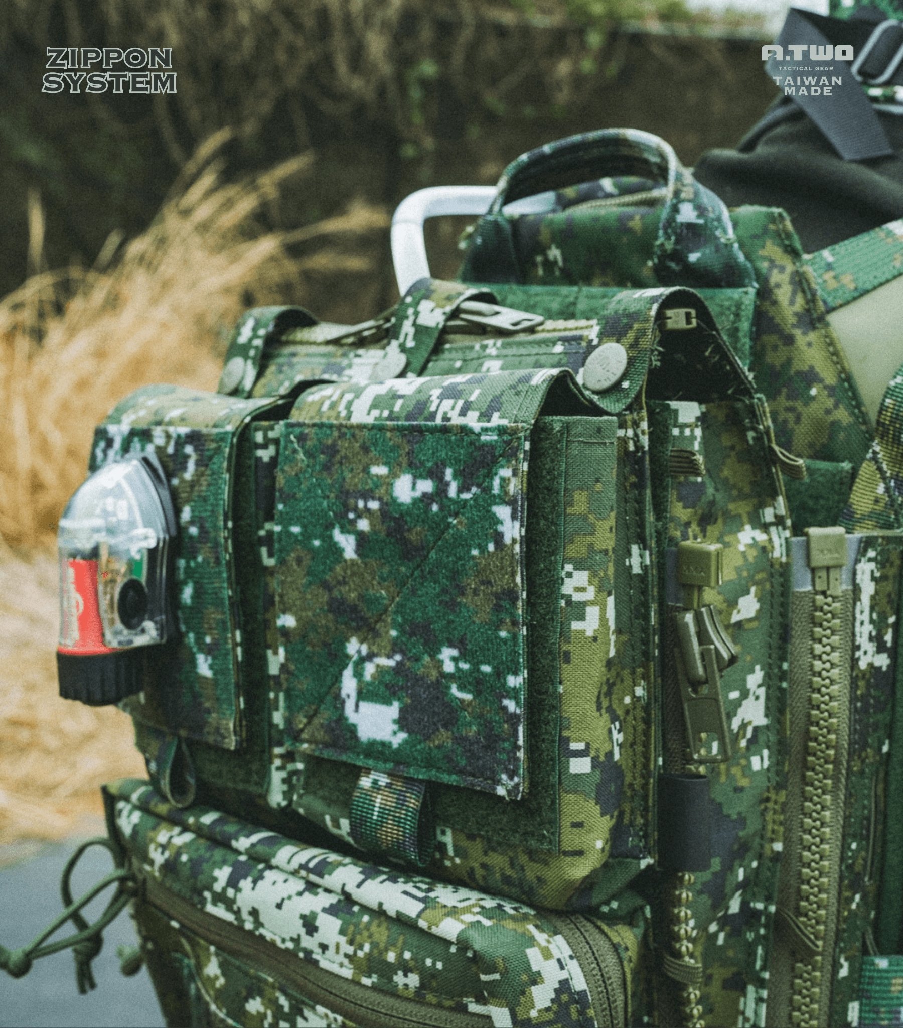 --- A-TWO ZIPPON 突擊面板組|**Assault Back Panel Core 傲骨戰術裝備屋|可接合 JPC 85D 噴火、劍龍戰術背心|**這款模組化面板系統是國軍戰術後背配置新選擇,透過三大軍規級用料與高度延展設計,實現快速切換與穩定支援。不論是靈活機動的突擊任務,還是需要攜帶重型裝備的高強度支援行動,面板皆能根據需求自由調整,輕鬆容納無線電、水袋、破門工具及其他戰術裝備,全面適應多變作戰需求。