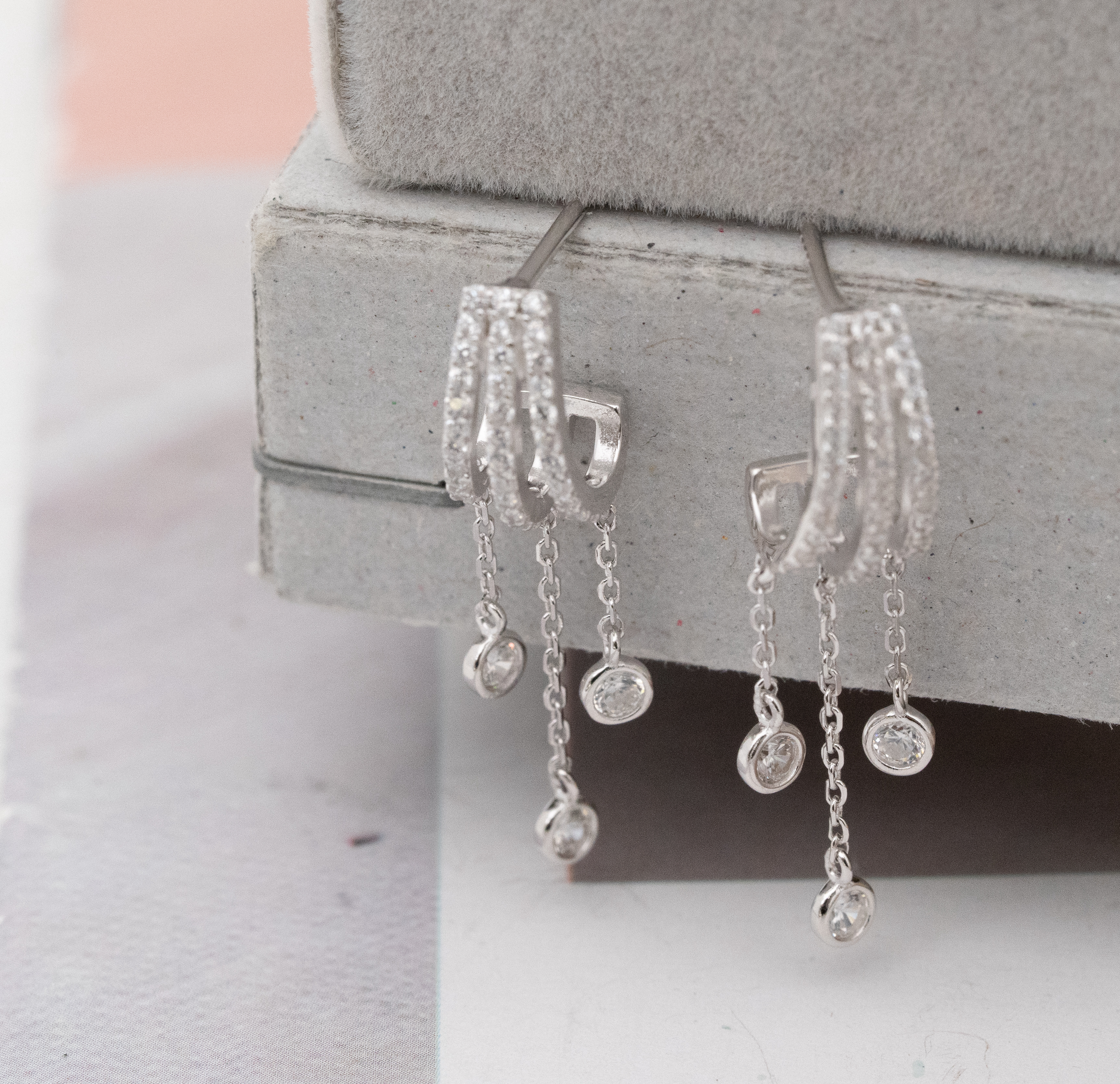 sve31 (3行垂吊鋯石圈耳環)