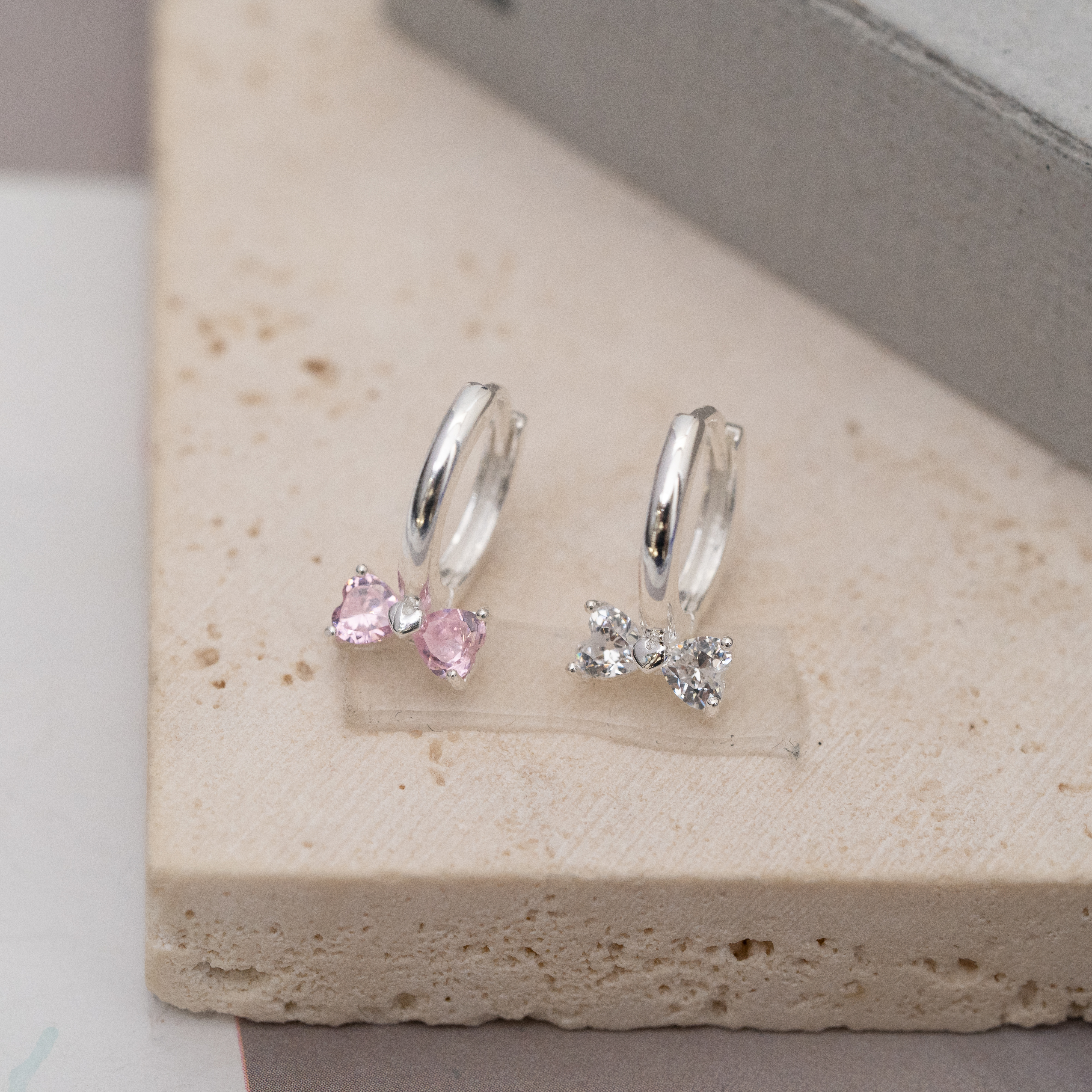 sve23 (12mm蝴蝶結鋯石圈耳環)