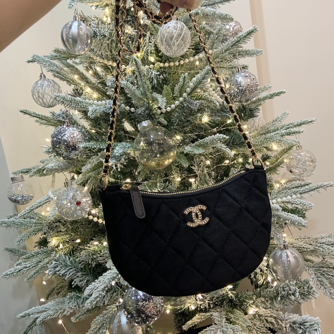 CHANEL VVIP聖誕年終會員禮 - 絲絨半月手袋