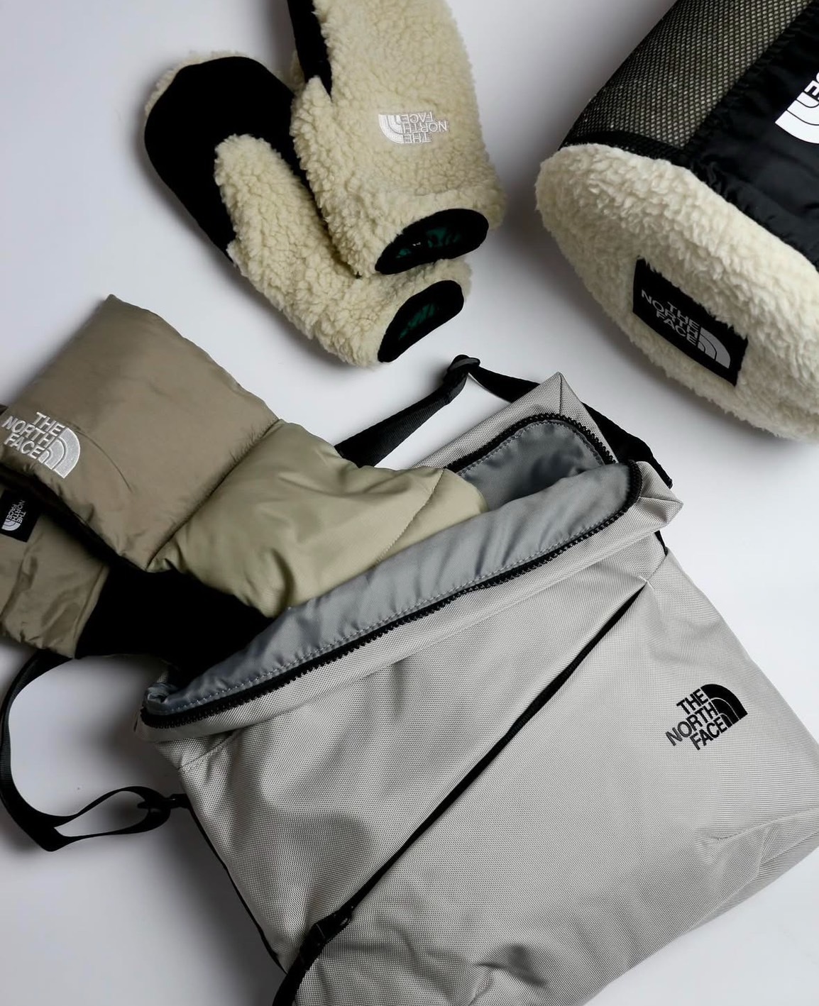 日本 TNF Pyrenees Shoulder bag