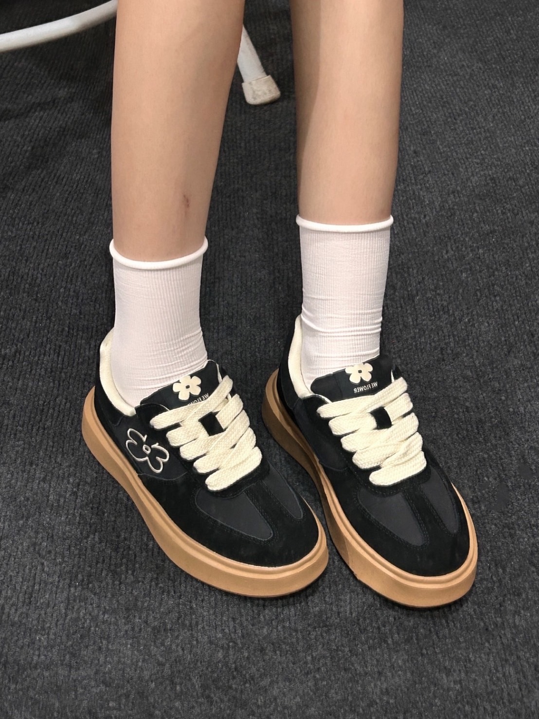 WE FLOWER 聯名小花鞋 德訓鞋 黑色 男女同款