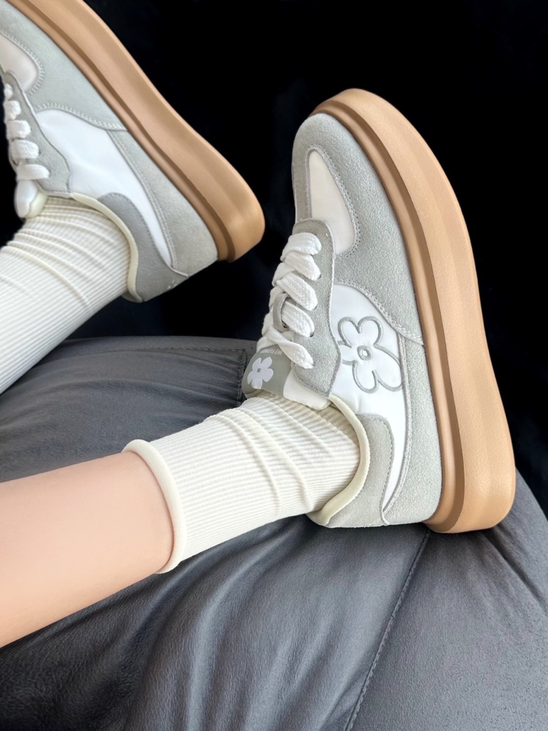 WE FLOWER 聯名小花鞋 德訓鞋 灰色 男女同款