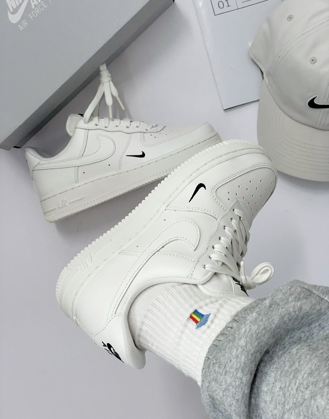 NIKE AIR FORCE 1'07 刺繡奶油白小勾