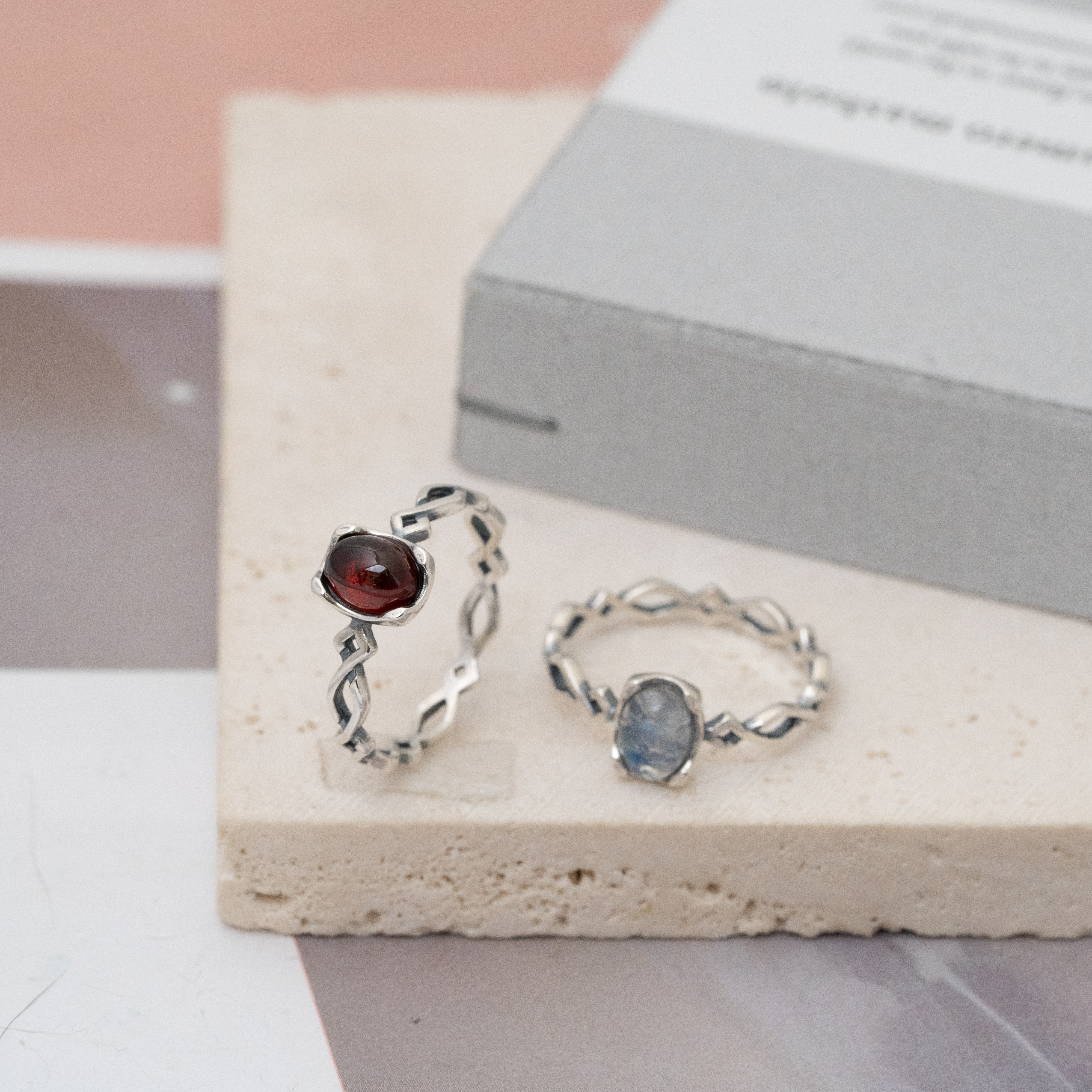 svr34  紅榴石 / 月亮石