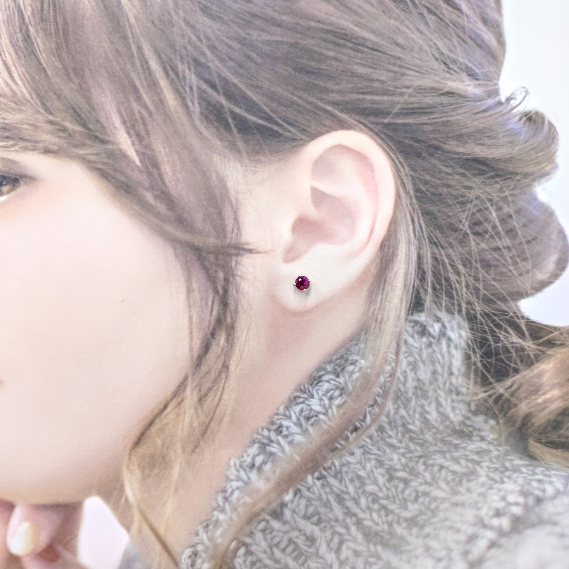 全新18K白金【主石1卡8份紅寶石】耳環