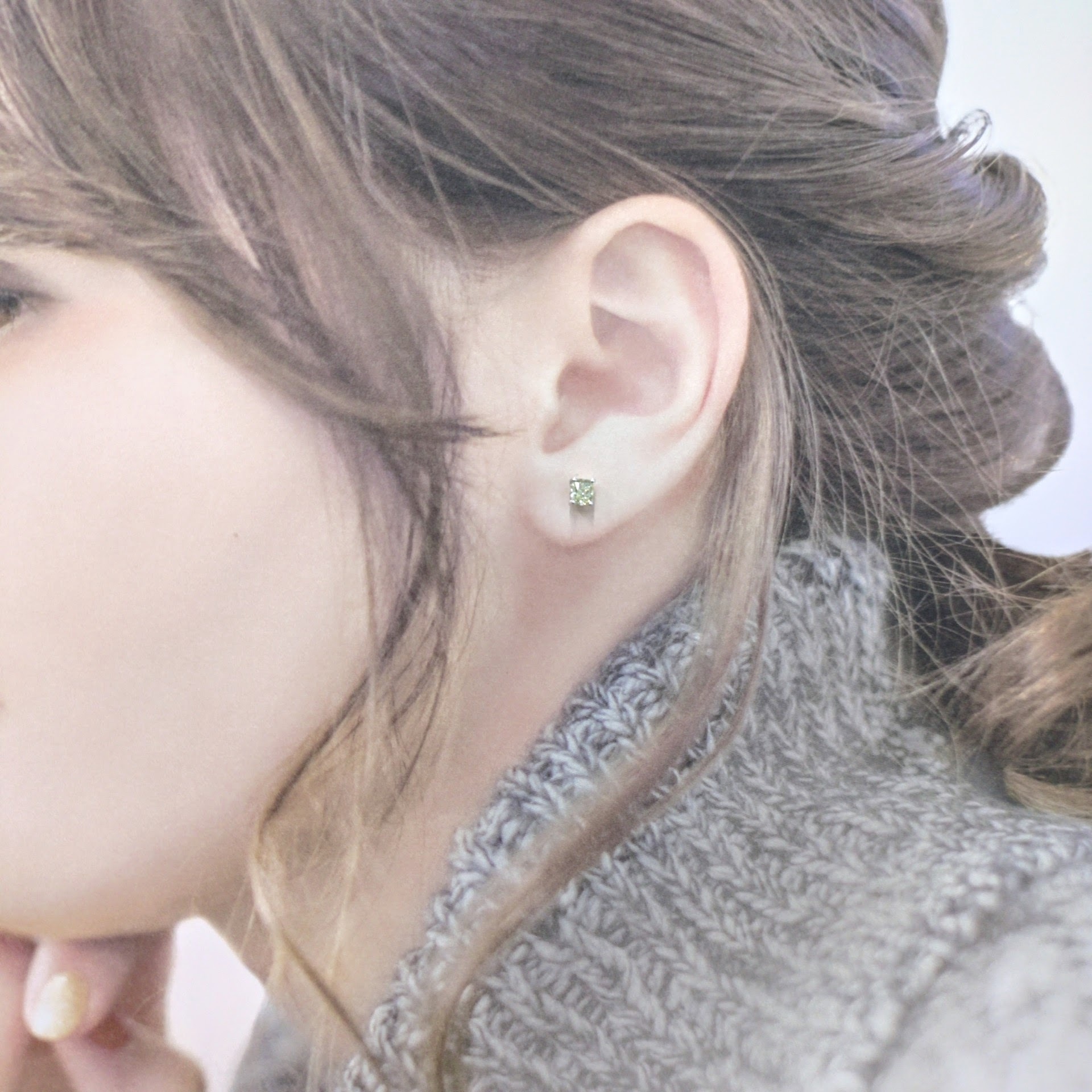 全新18K白金【主石87份方形淺黃鑽】耳環