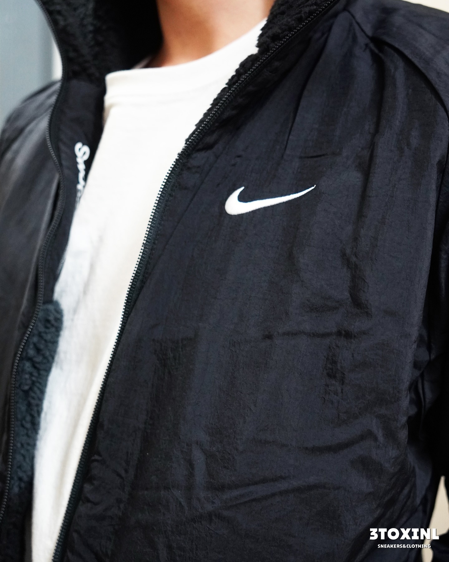 nike sportswear big swoosh