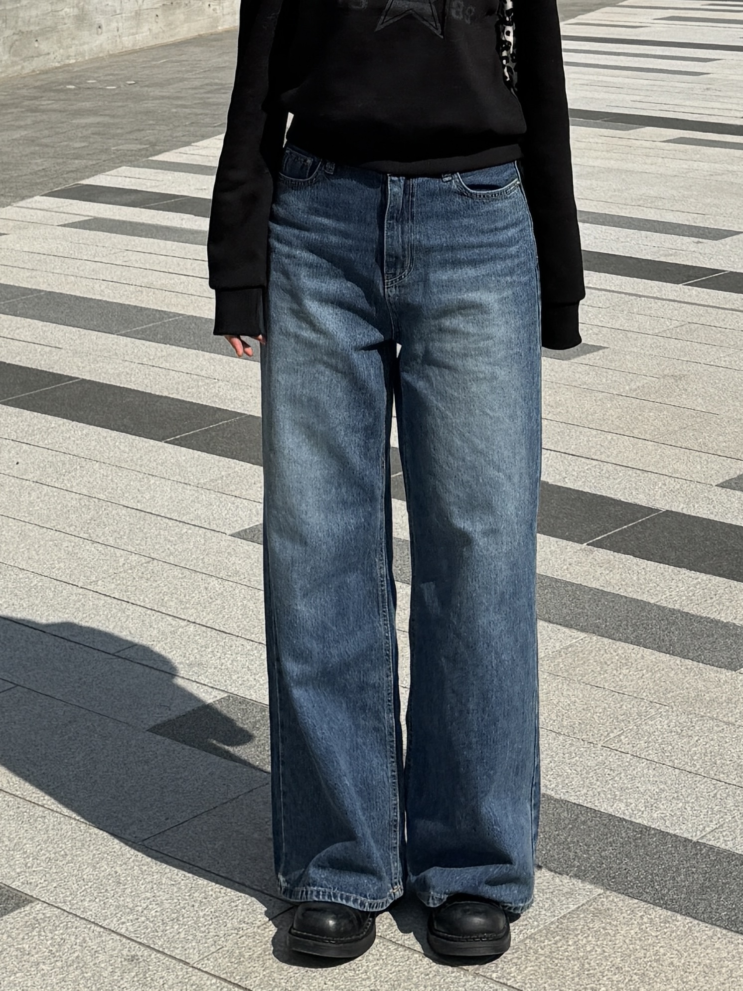 (訂購) 高腰淨色顯瘦闊腳牛仔褲 P1203 (深藍/淺藍)