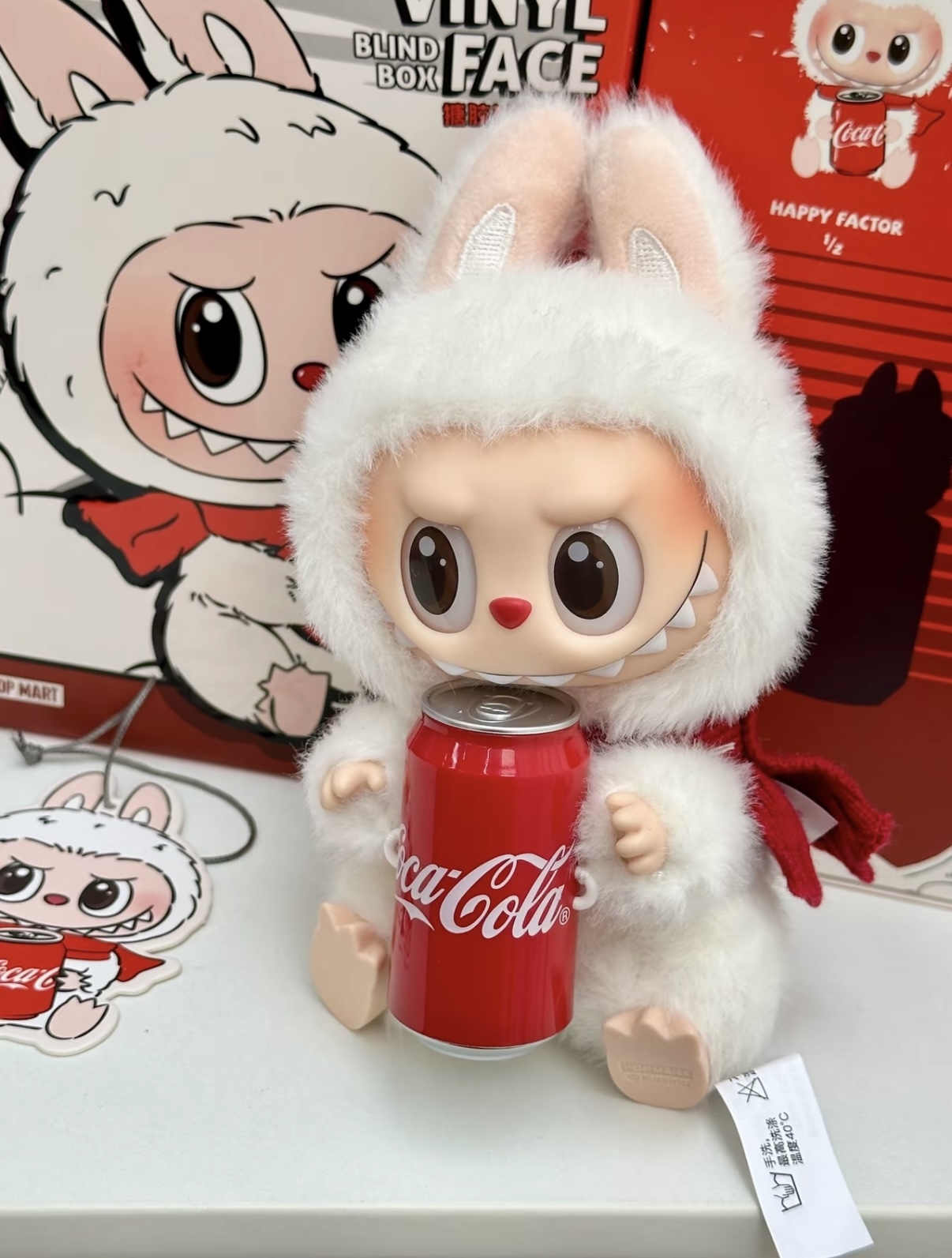 POPMART Labubu x Coca-Cola 糖膠毛絨公仔 吊飾 盲盒 2+1款(任買兩件7-11免運)/預購