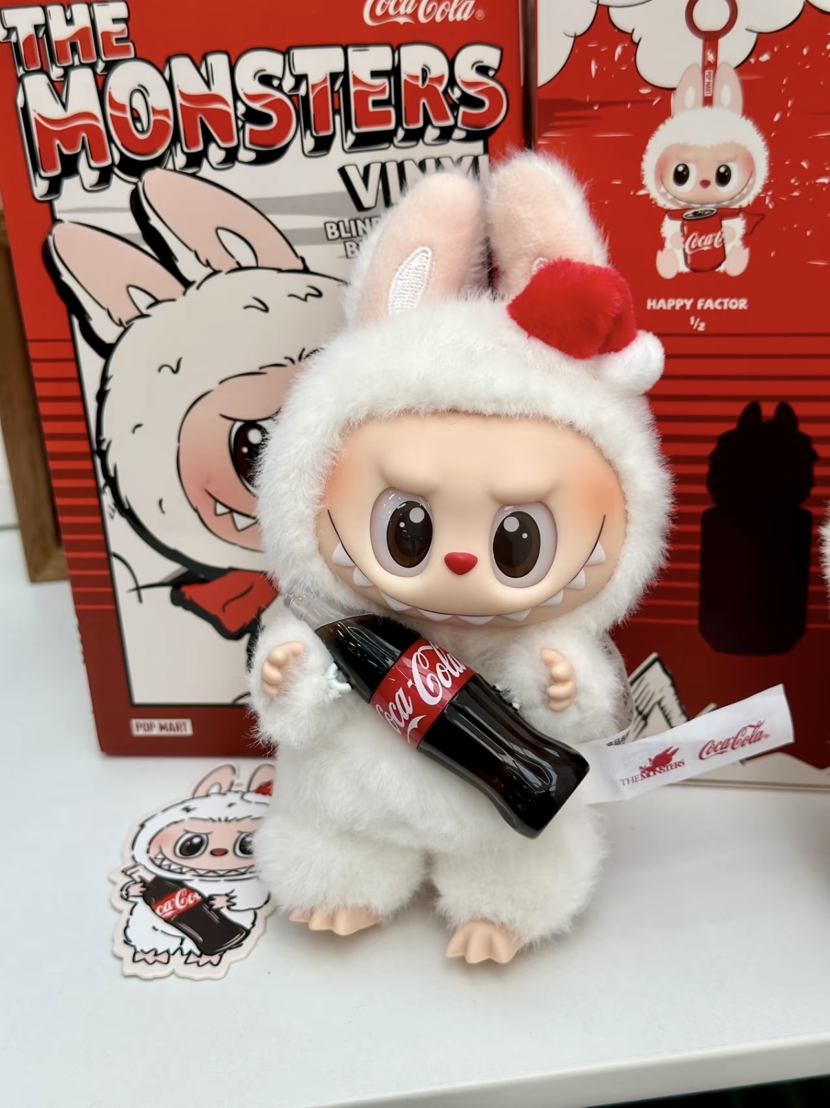 POPMART Labubu x Coca-Cola 糖膠毛絨公仔 吊飾 盲盒 2+1款(任買兩件7-11免運)/預購