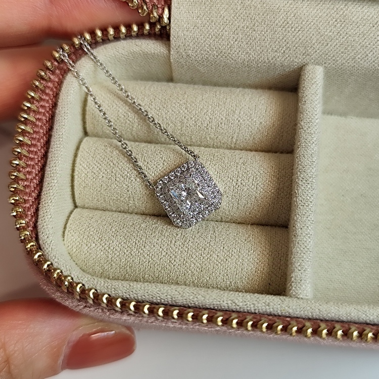 18K白金公主方形鑽石頸鏈