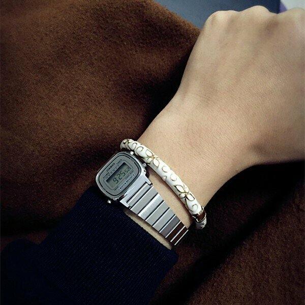 萬年鐘錶 - 卡西歐  CASIO  小錶面復古銀色電子錶 女錶 LA670WA-7  錶徑 24.6MM