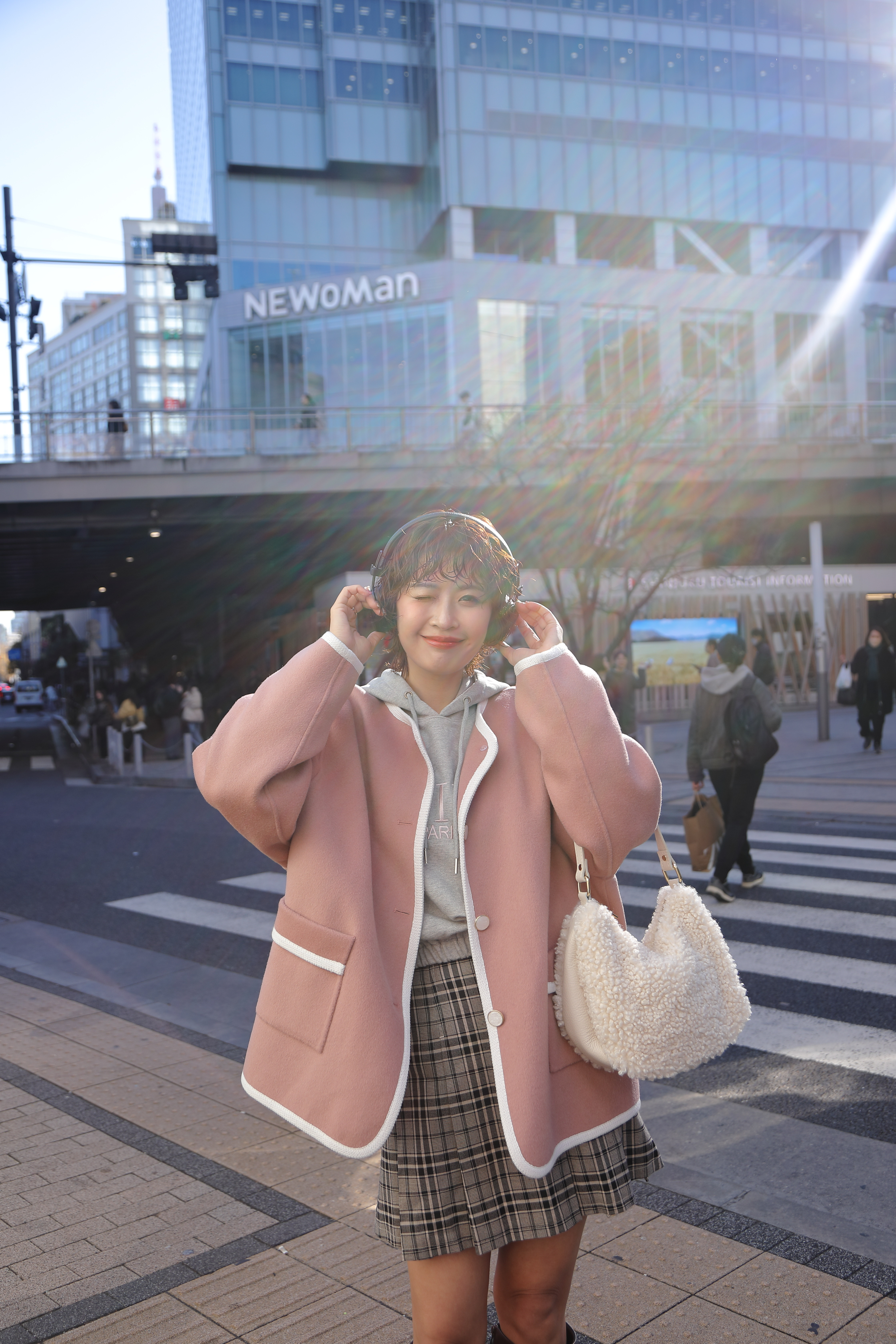 【小貓聯名款】100%羊毛 小香風編織滾邊手工大衣- 莓開眼笑