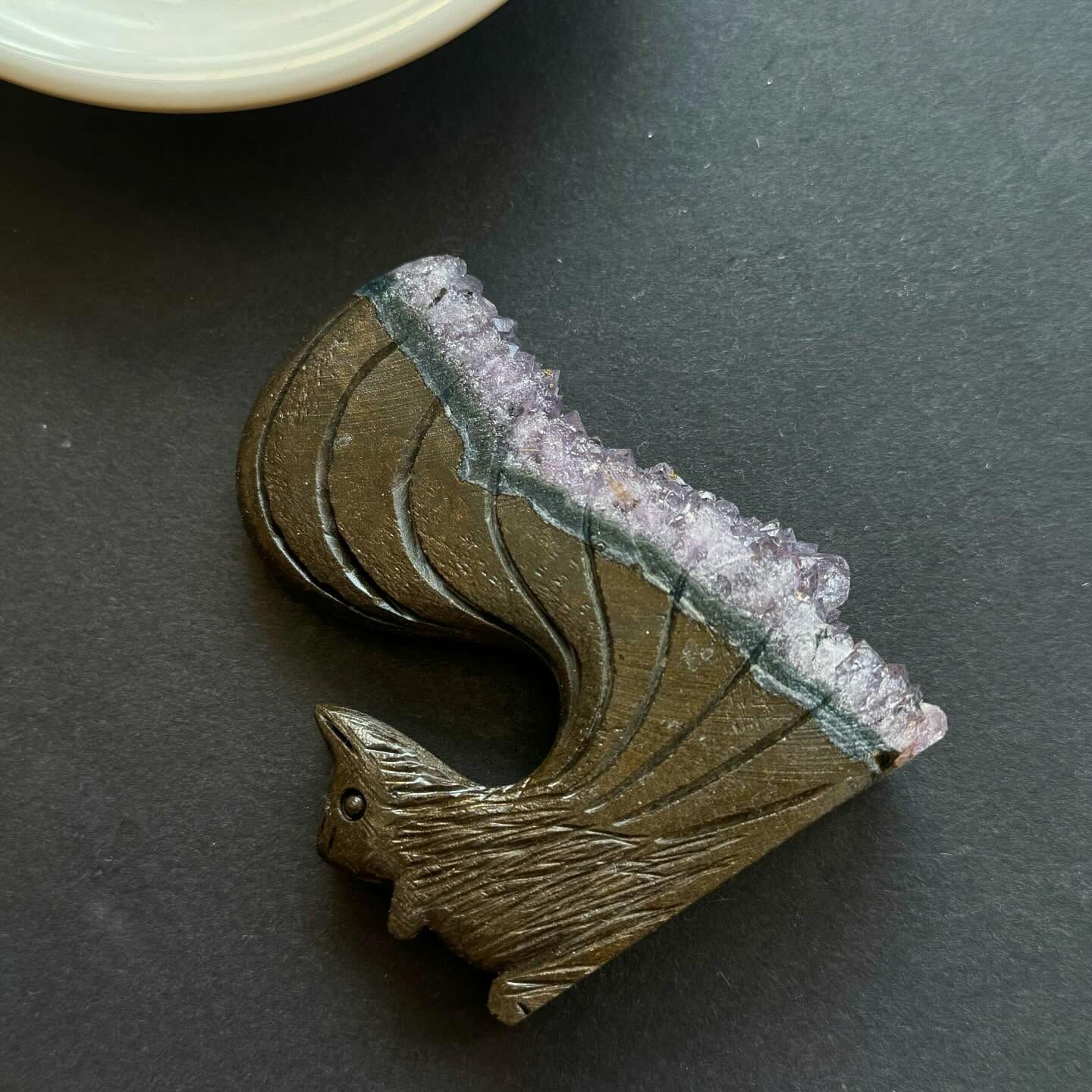 [原石] 紫晶簇 松鼠 水晶擺件