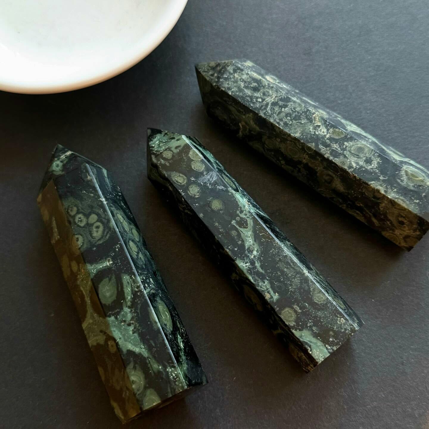 [原石] 剛巴巴碧玉 水晶柱