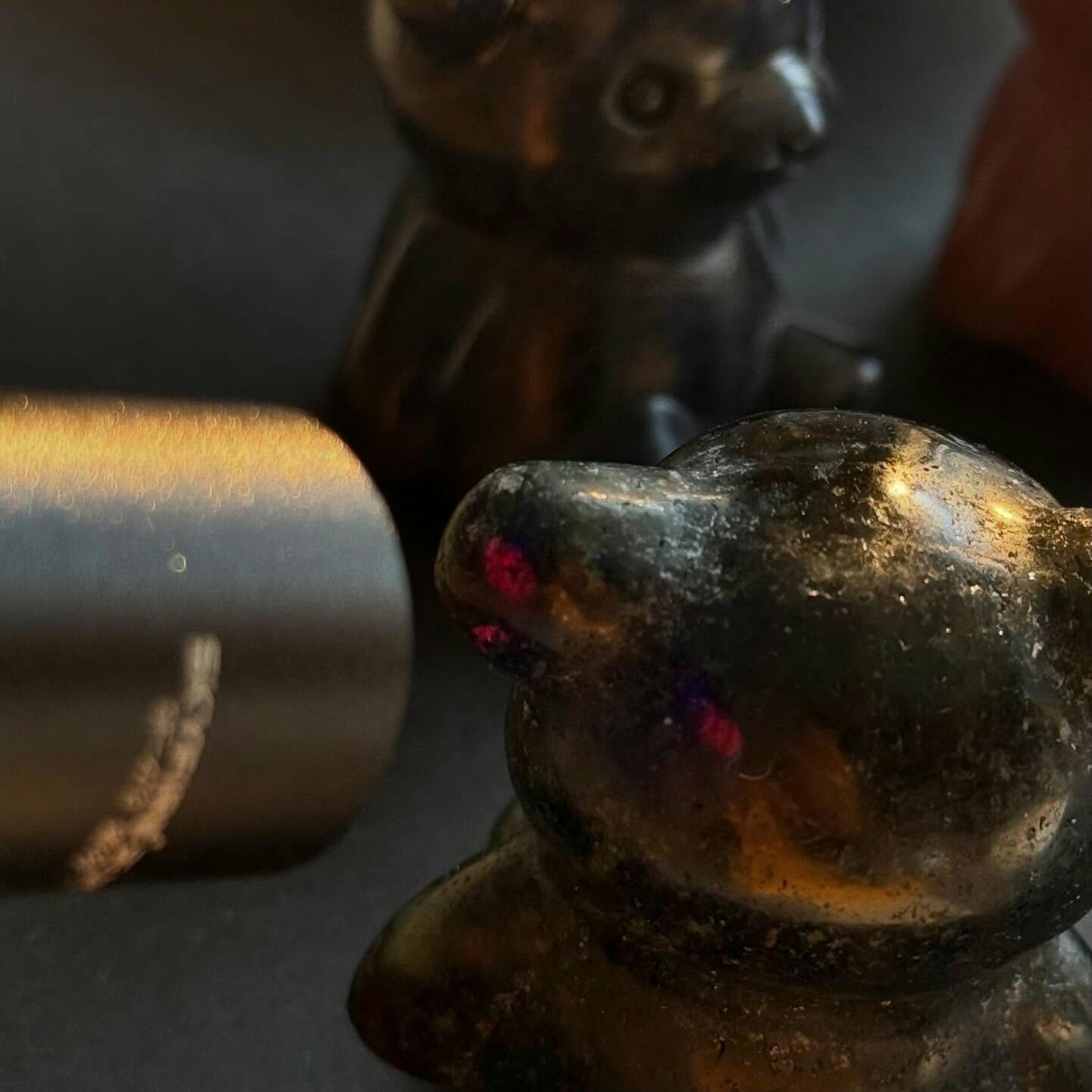 [原石] 水晶 小熊 蘇打石、草莓晶、黑曜石、紅綠寶、灰拉長石