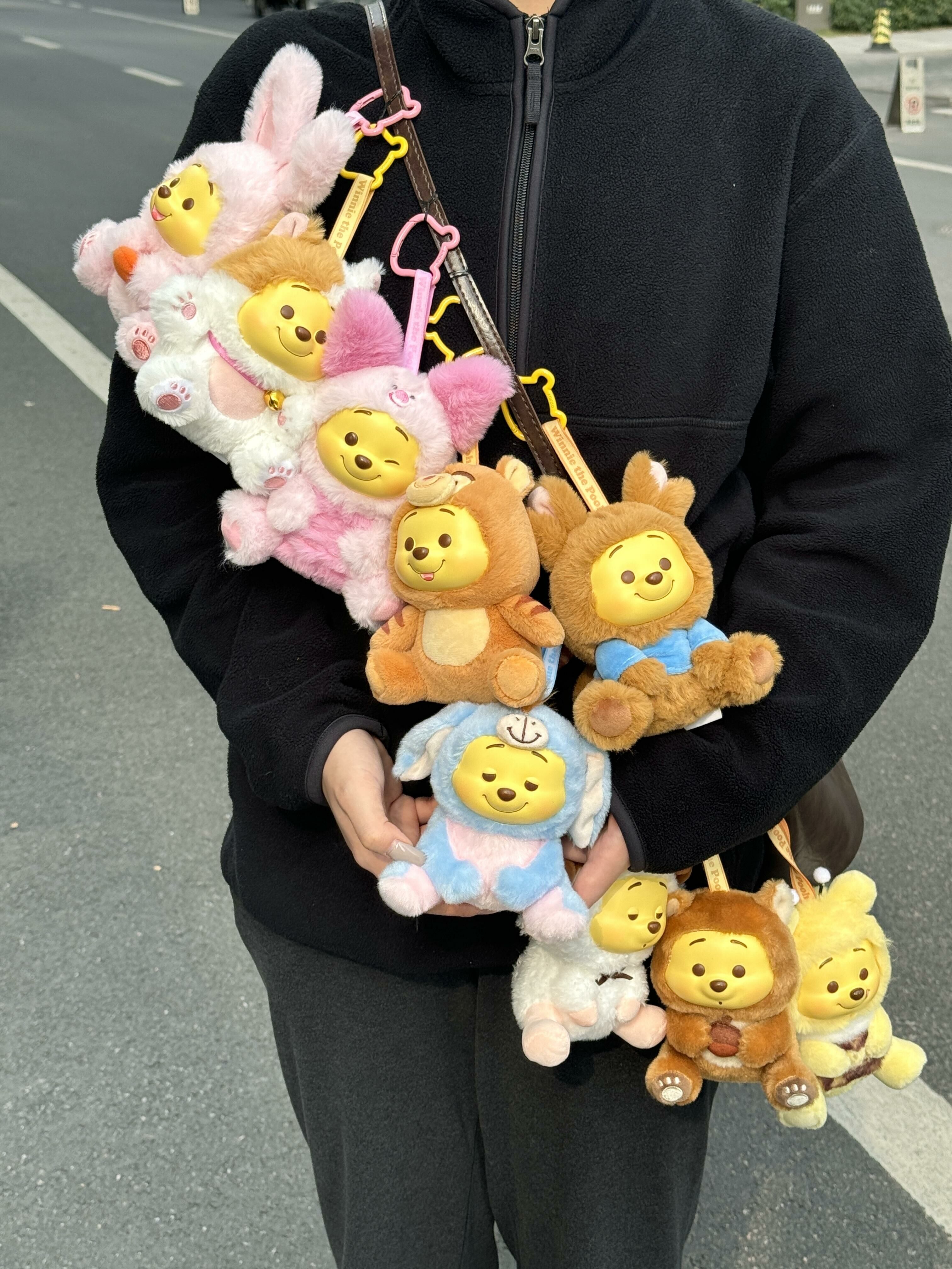 迪士尼 正版授權 小熊維尼 頑皮派對系列 糖膠毛絨公仔 吊飾 鑰匙圈 盲盒 9+1款(任買兩件711免運)/預購