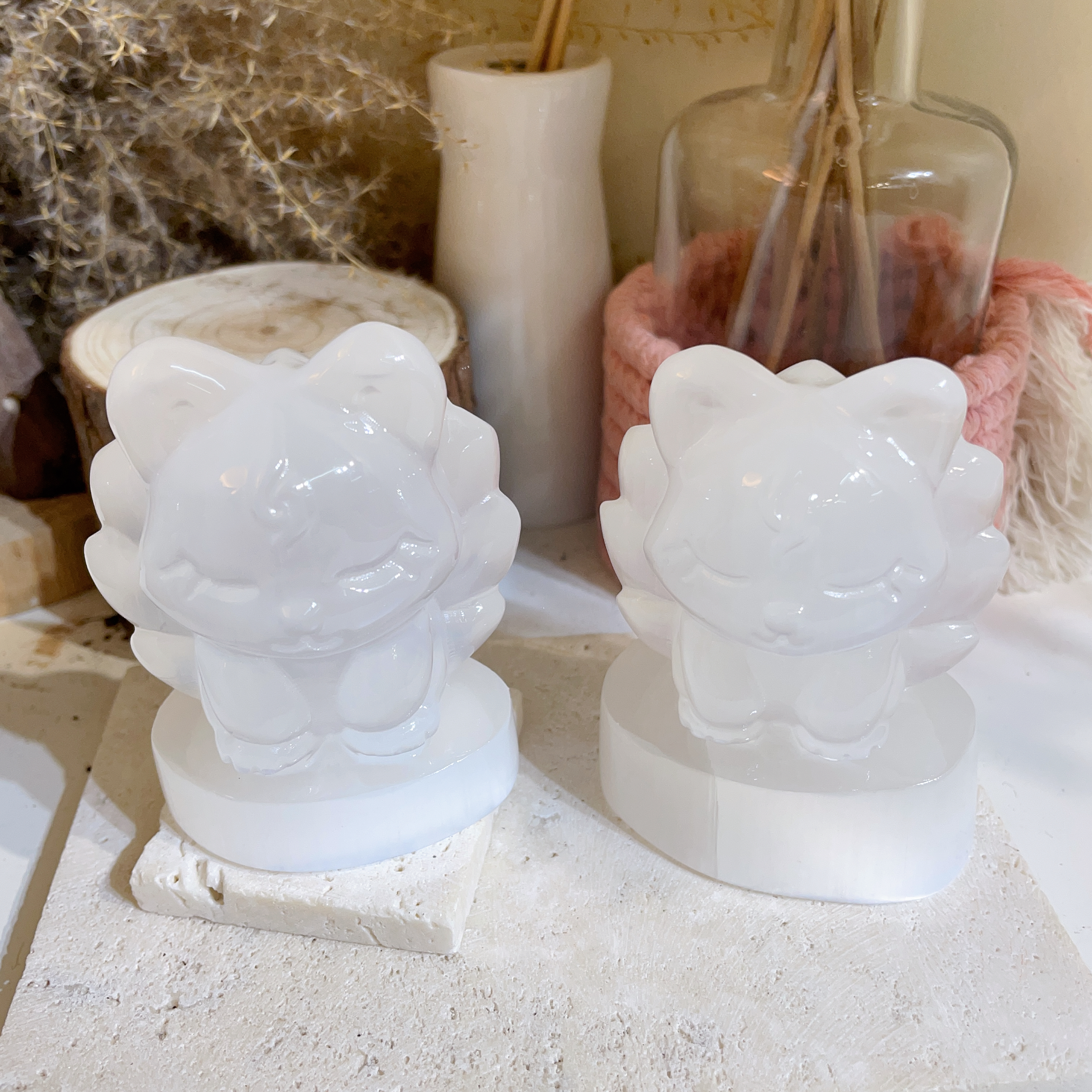 透石膏九尾狐擺件