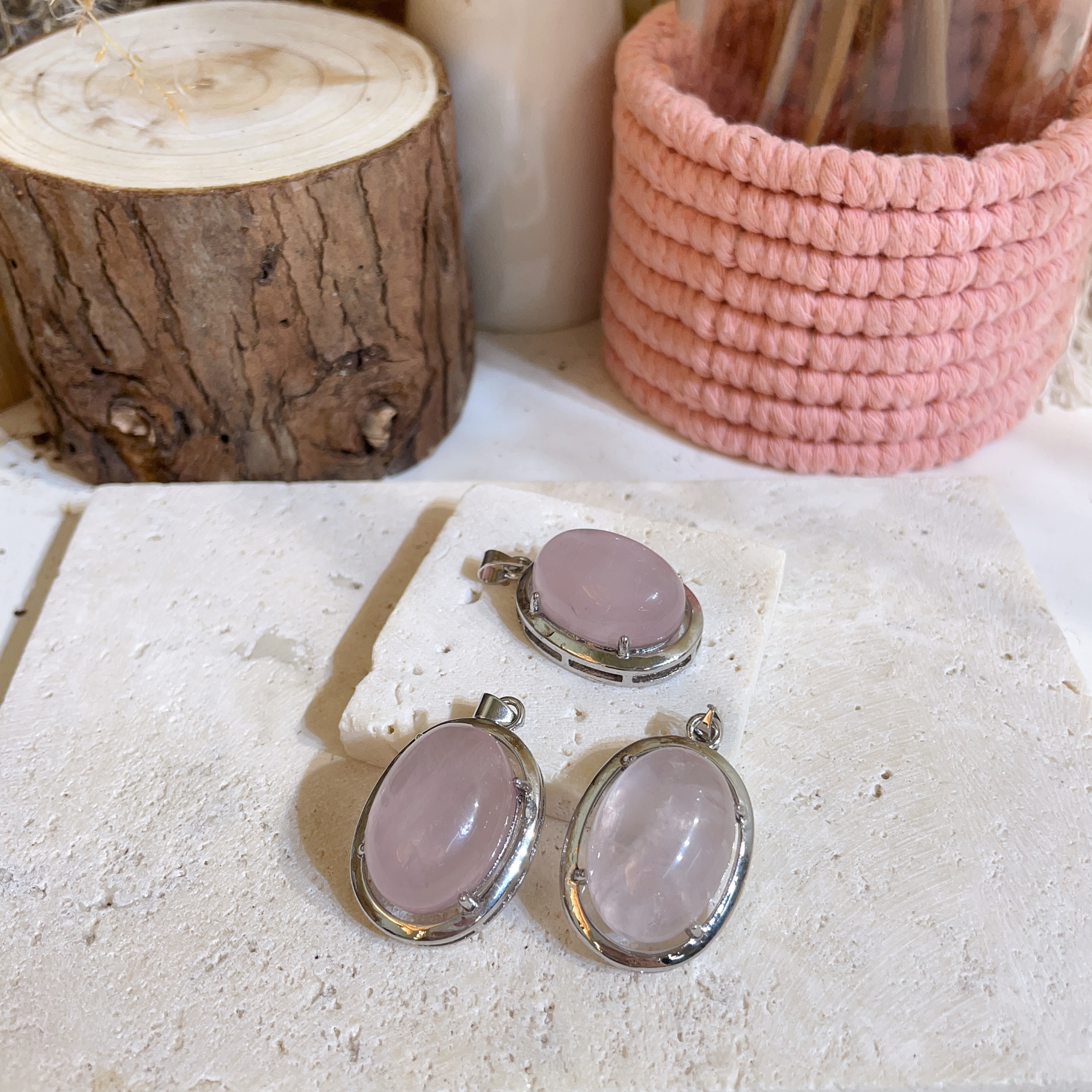 粉晶大蛋面吊墜