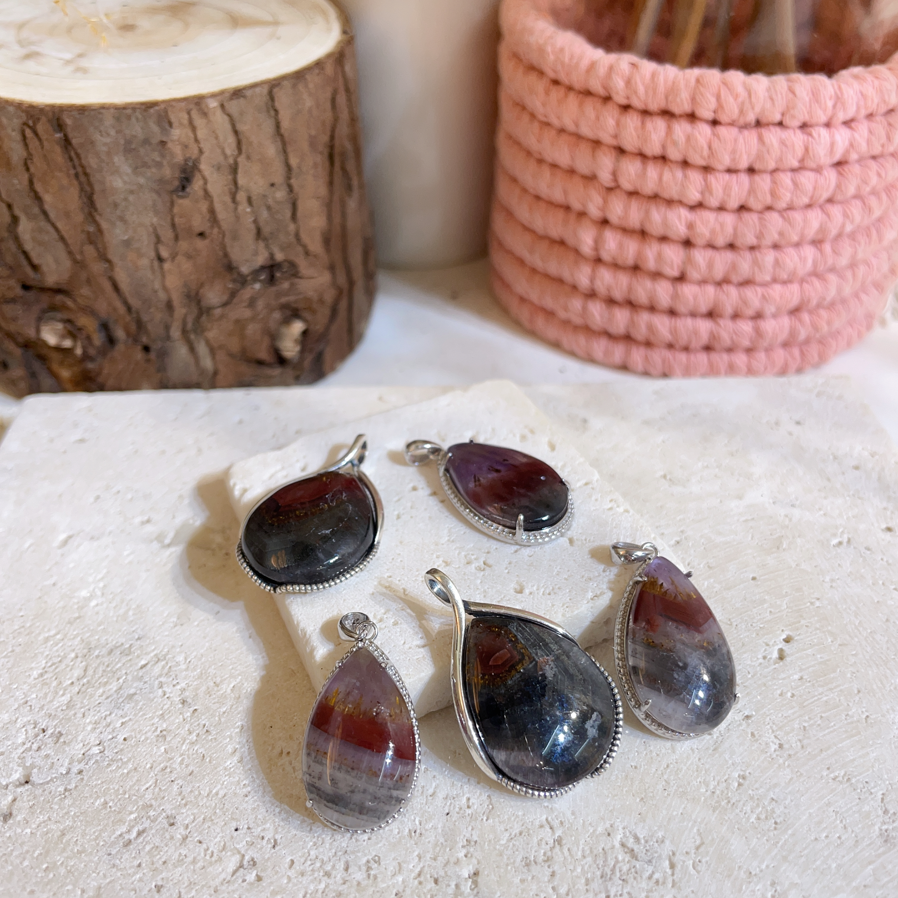 紫極光23水滴吊墜