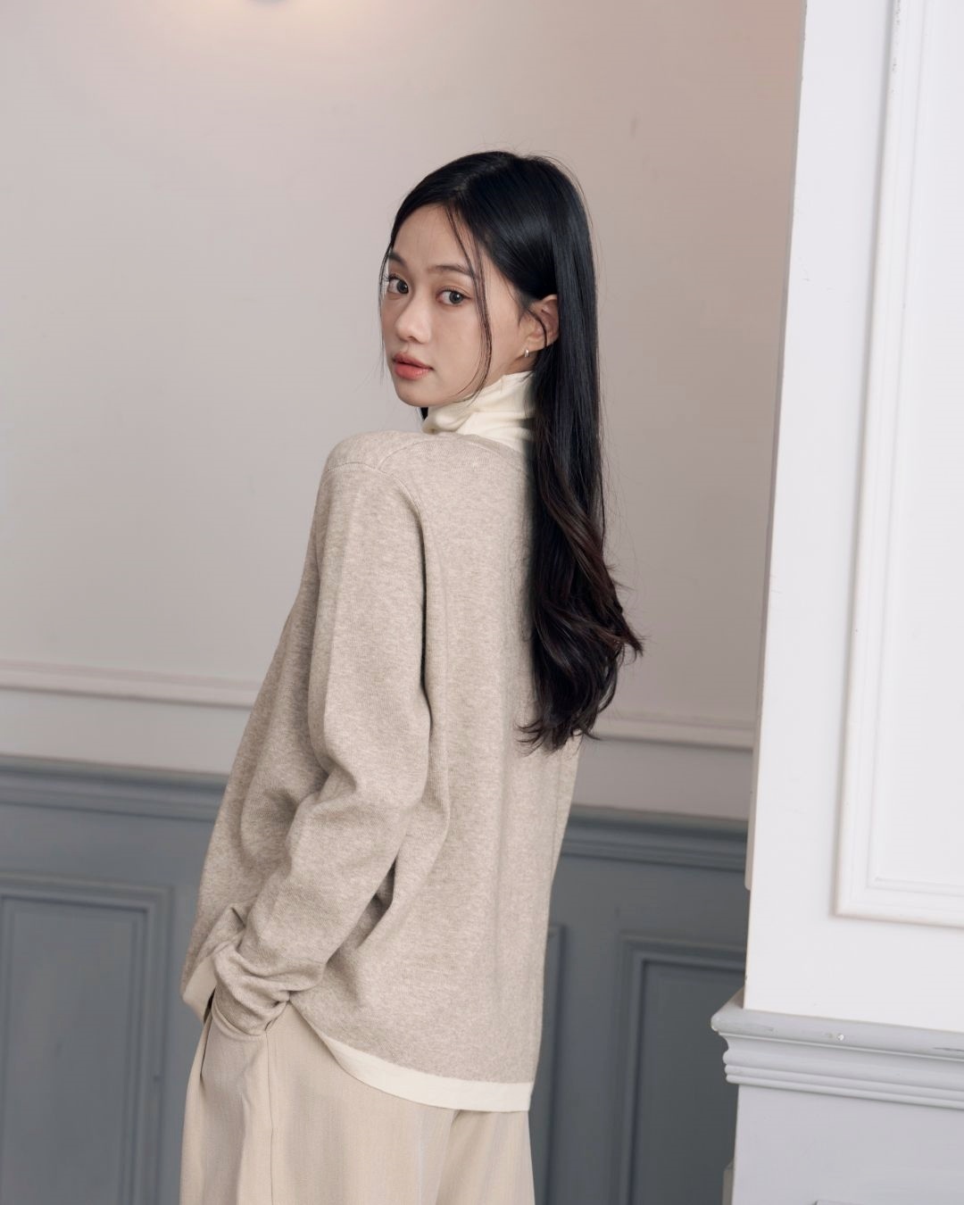 2603 拼接高領針織上衣（25%莫代爾）