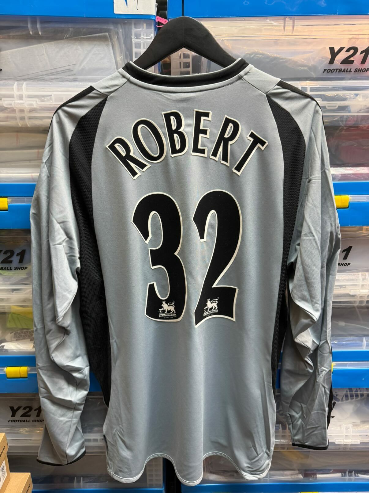 2003 - 2004 紐卡素 3RD長袖球迷版 #32 ROBERT (USED , 7/10)