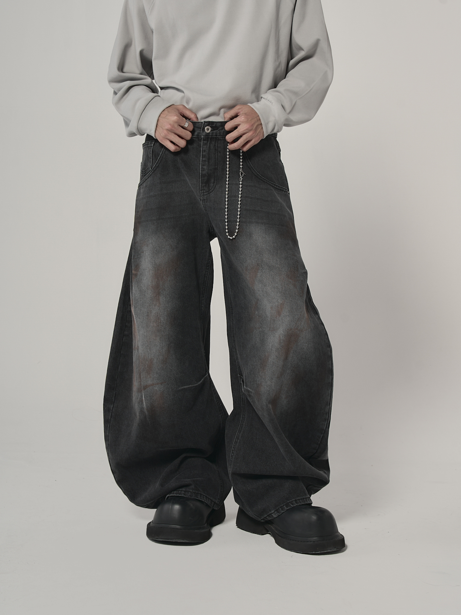 刷舊感牛仔彎刀長褲