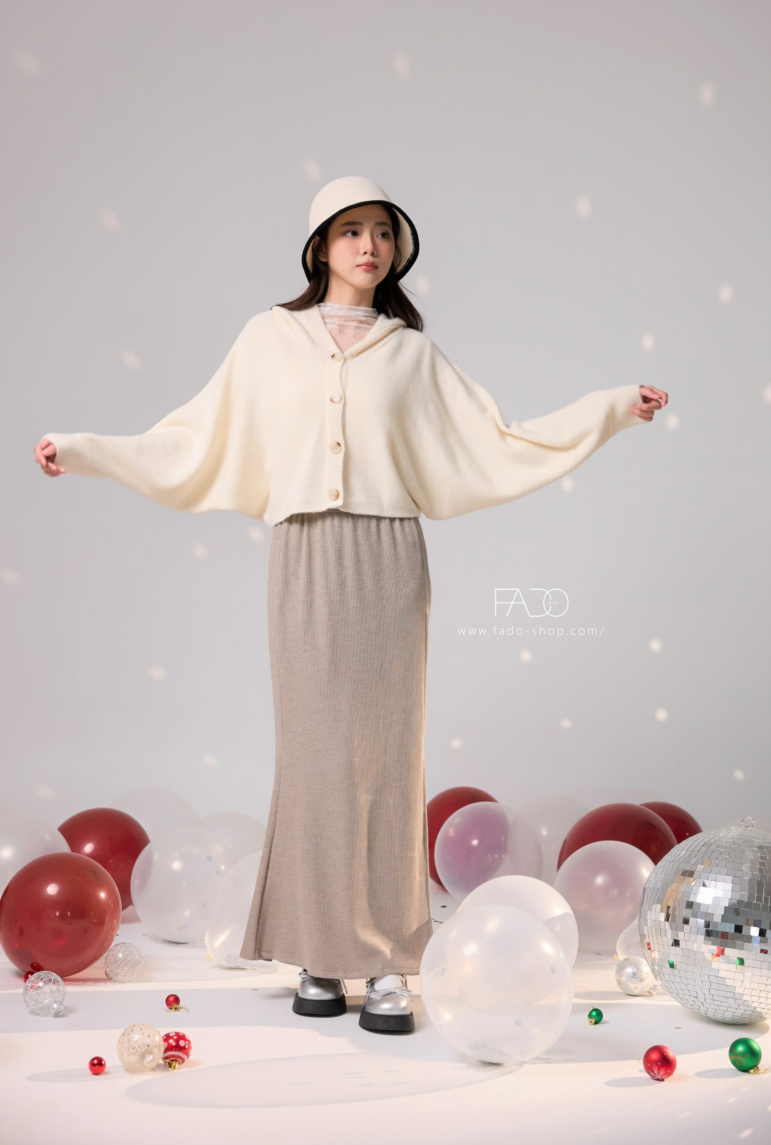 法朵Fado shop｜ 連帽排釦斗篷外套 8922003 二色