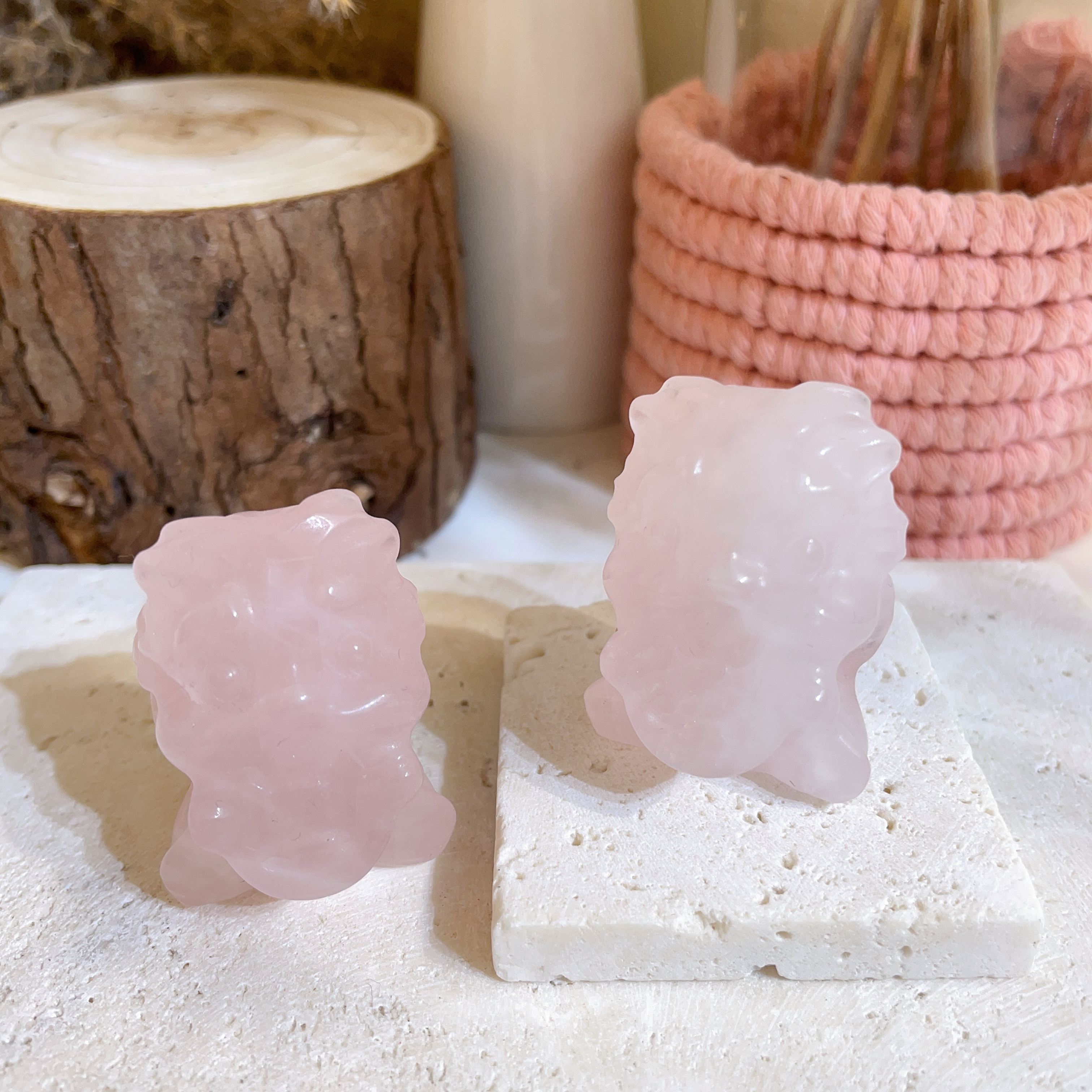 粉晶咬錢獸擺件