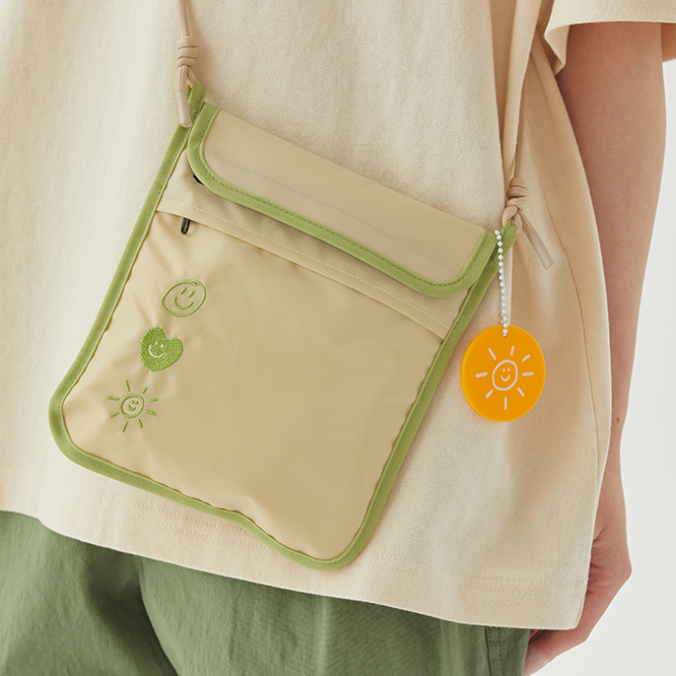 韓國 ooowl 塗鴉刺繡防水尼龍隨身包 LOVE HEART SUN