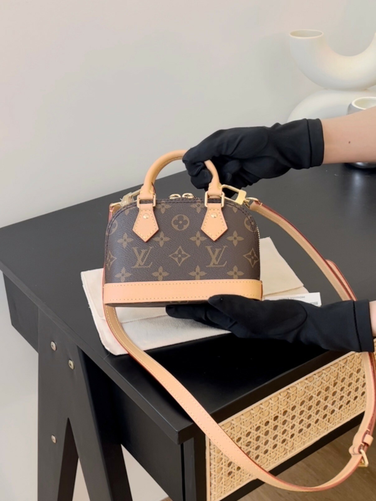 LV｜NANO ALAM 貝殼包 棕色老花 M82717